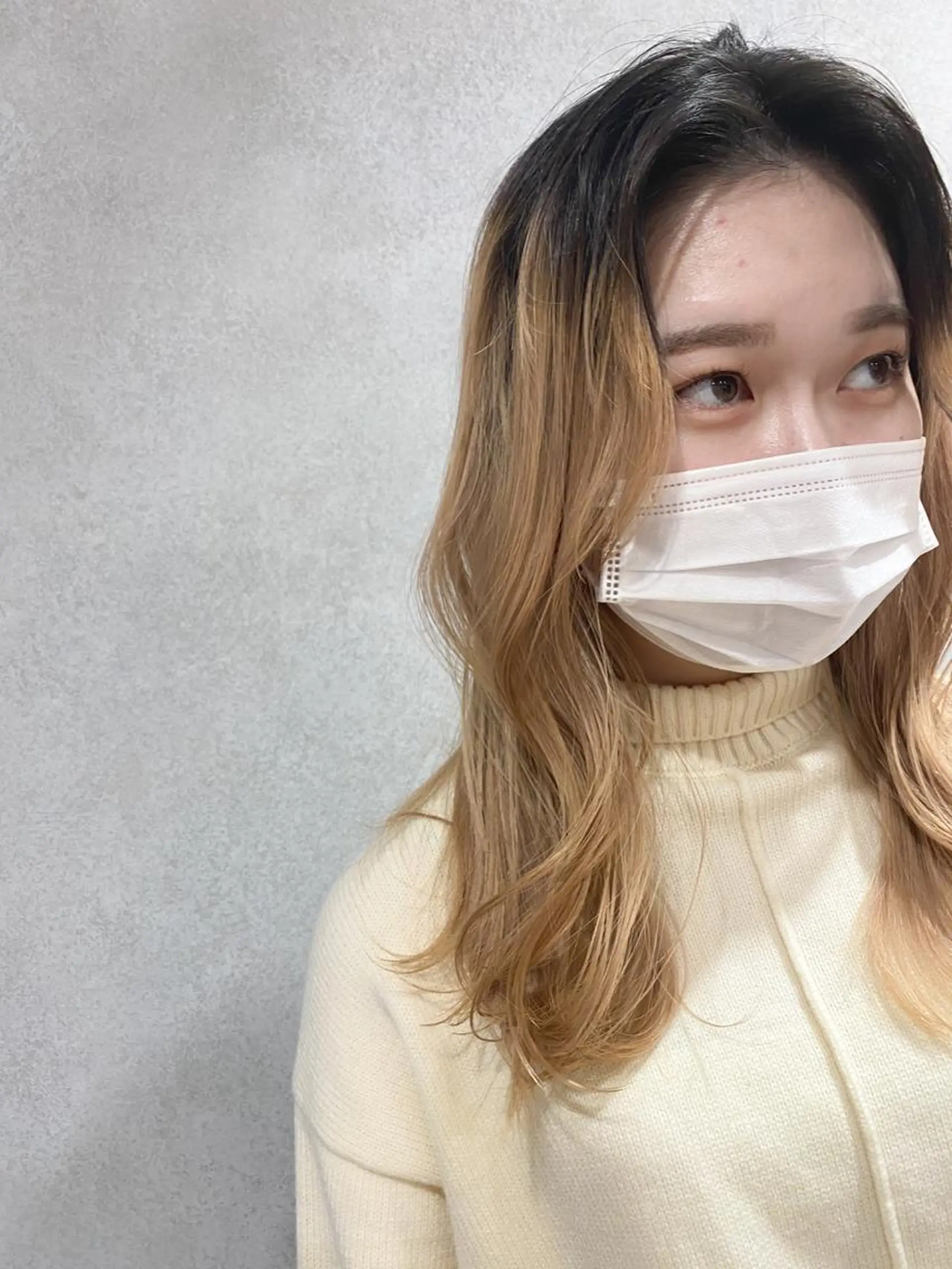 セミロング カラー ブロンド ヘアカラー トリートメント 🍑 韓国ヘア 🍑 WATANABEのヘアスタイル