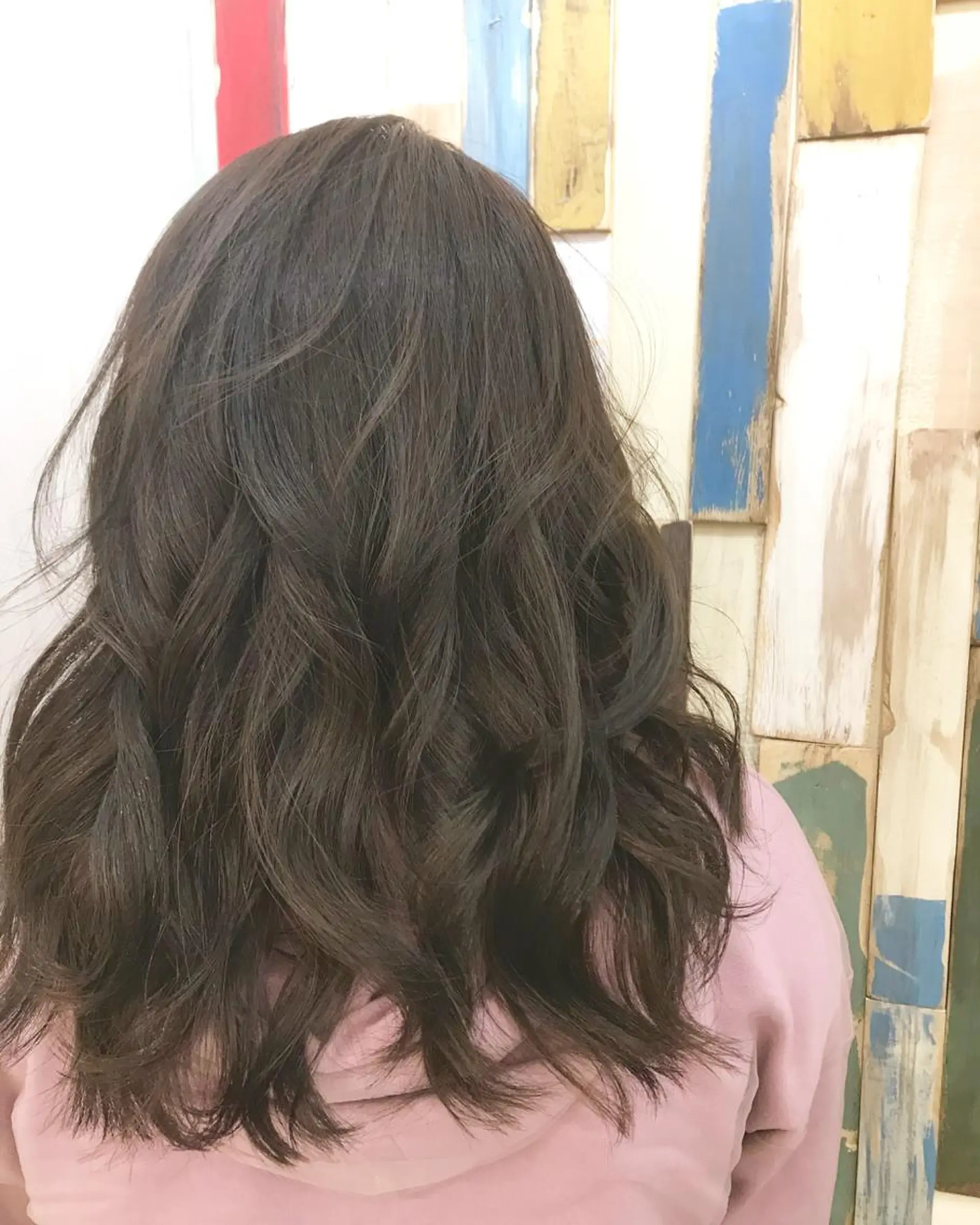 カラー 嶋村夏実🌼レイヤー 🌸白髪ぼかしのヘアスタイル