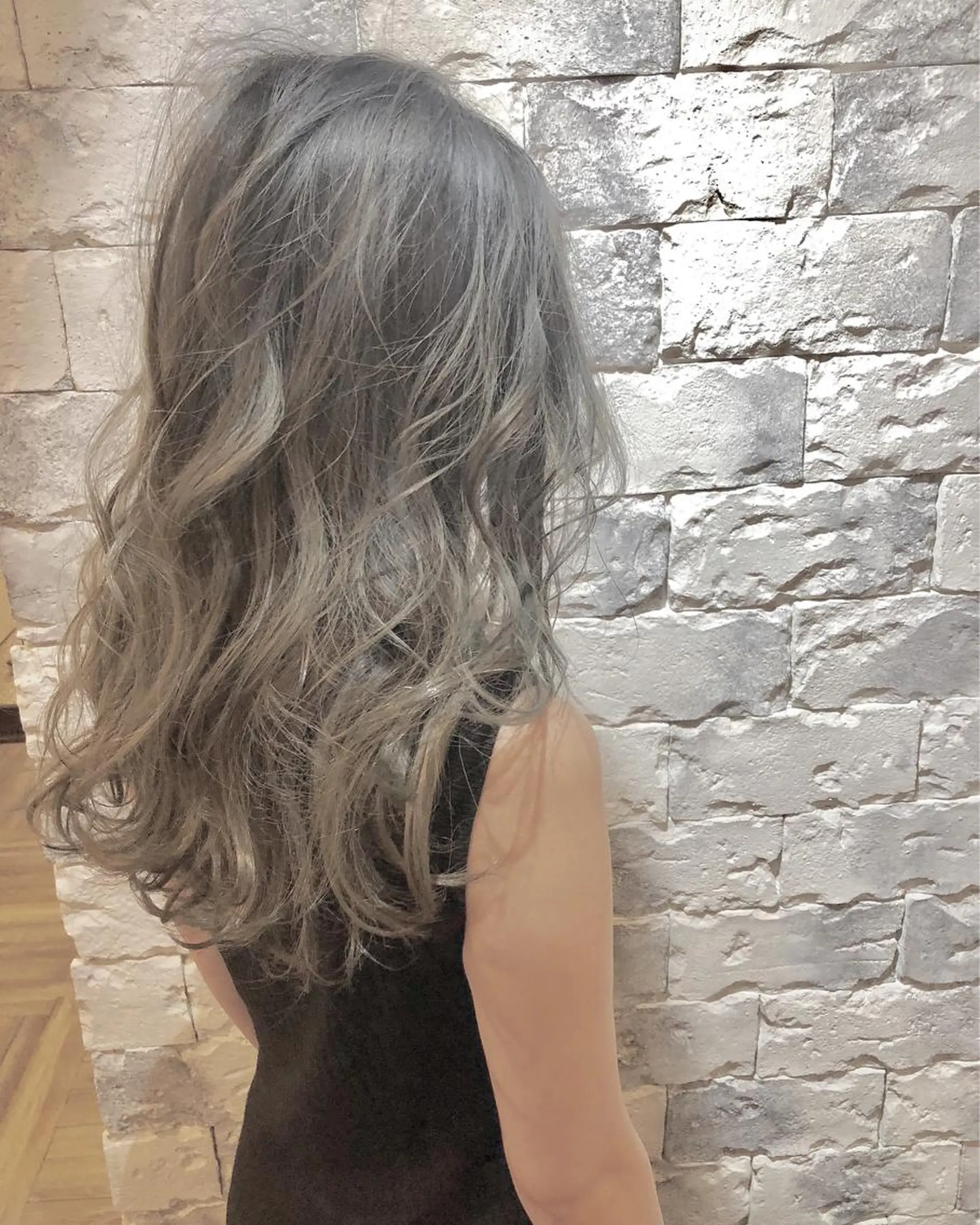 セミロング カラー バレイヤージュ ブリーチ ケアブリーチ グレージュ レイヤーカット カット ヘアカラー トリートメント AUBE HAIRazul吉祥寺所属・綺麗な髪質にしたい方 限定🌈清水 祥のヘアスタイル