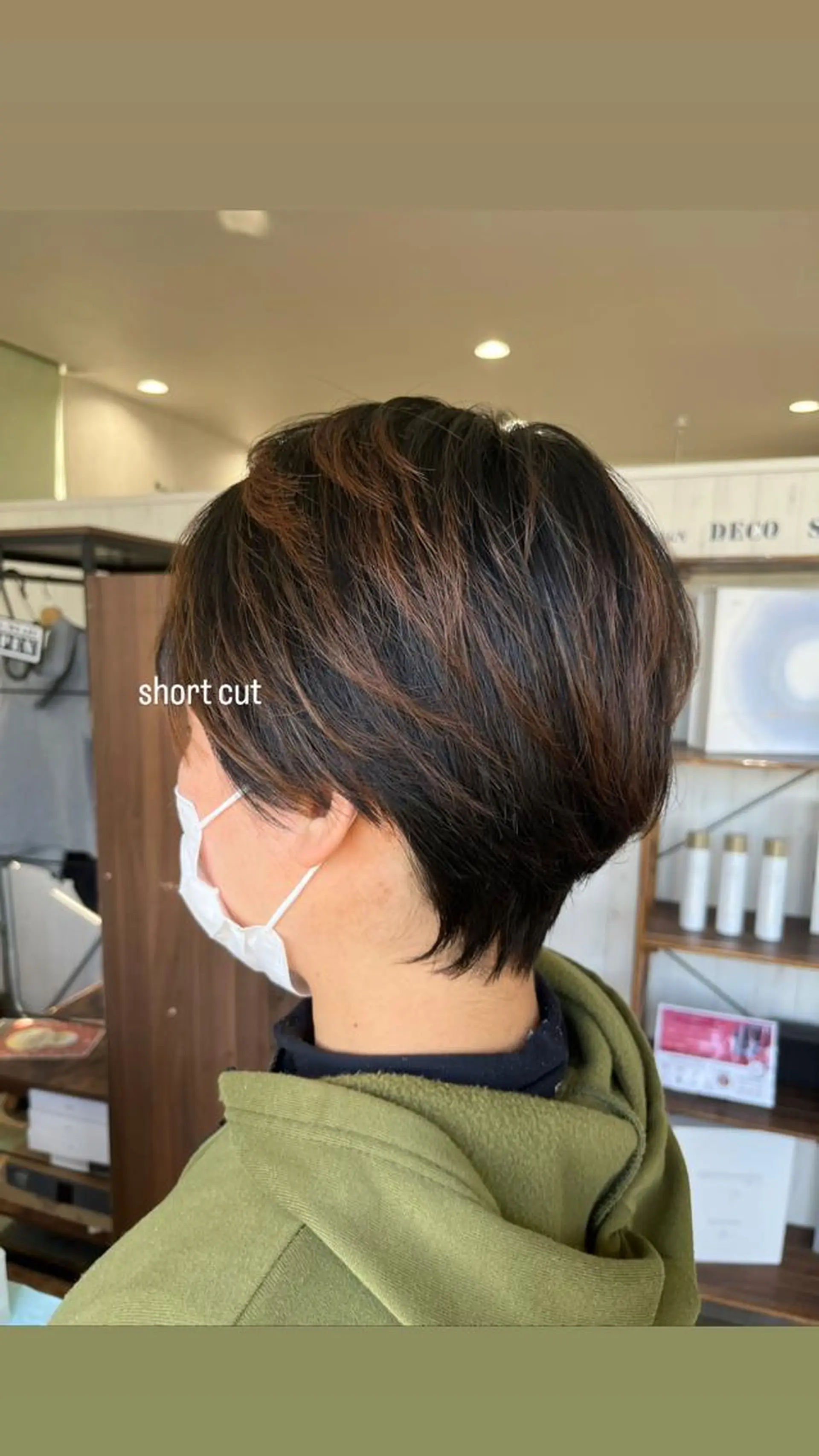 ショート ウルフカット ヘアデザインデコ所属・岩坂 美苗のヘアスタイル