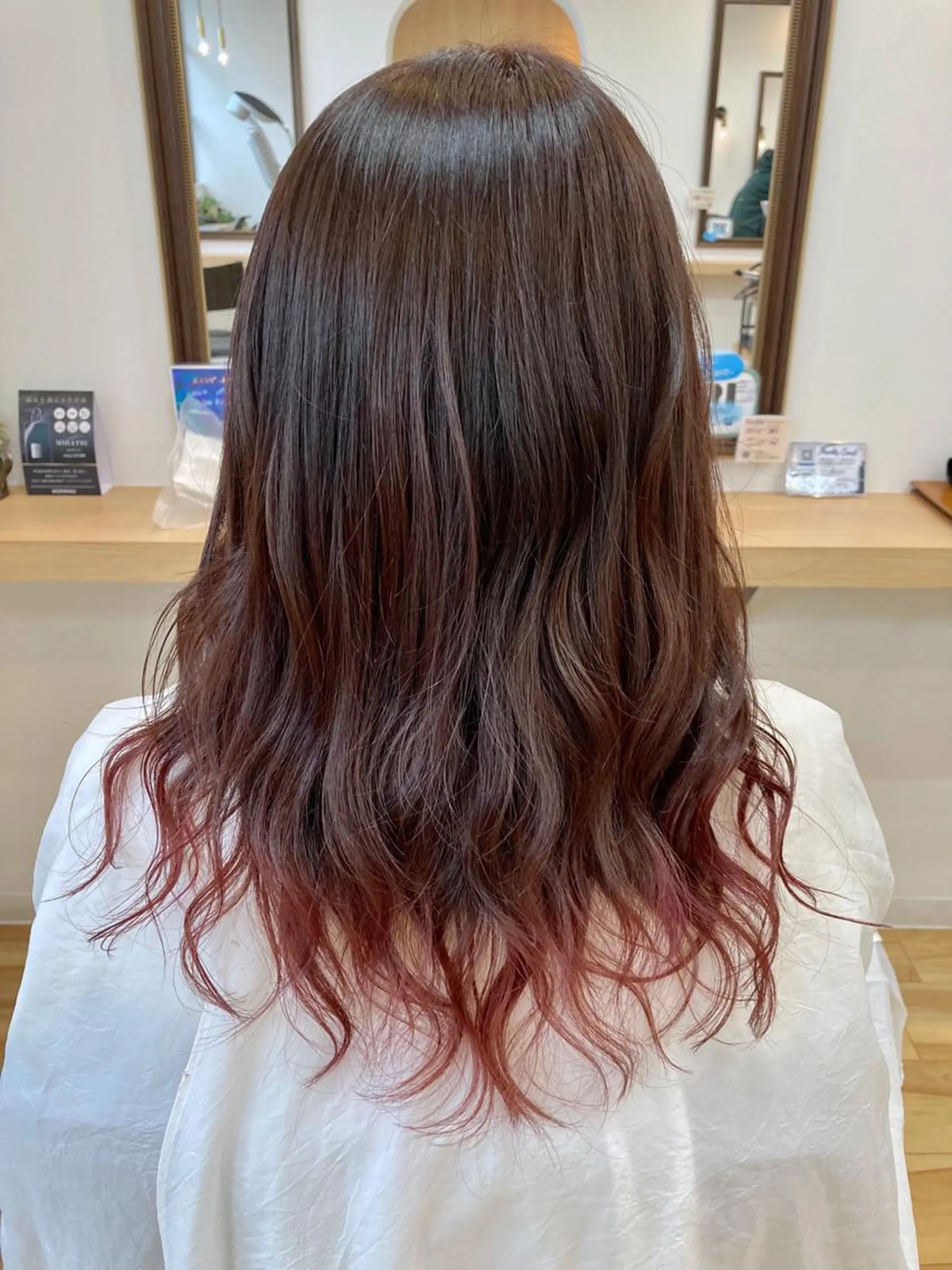 ロング カラー ブリーチ グラデーションカラー ピンクカラー カット パーマ トリートメント 大野 まゆのヘアスタイル