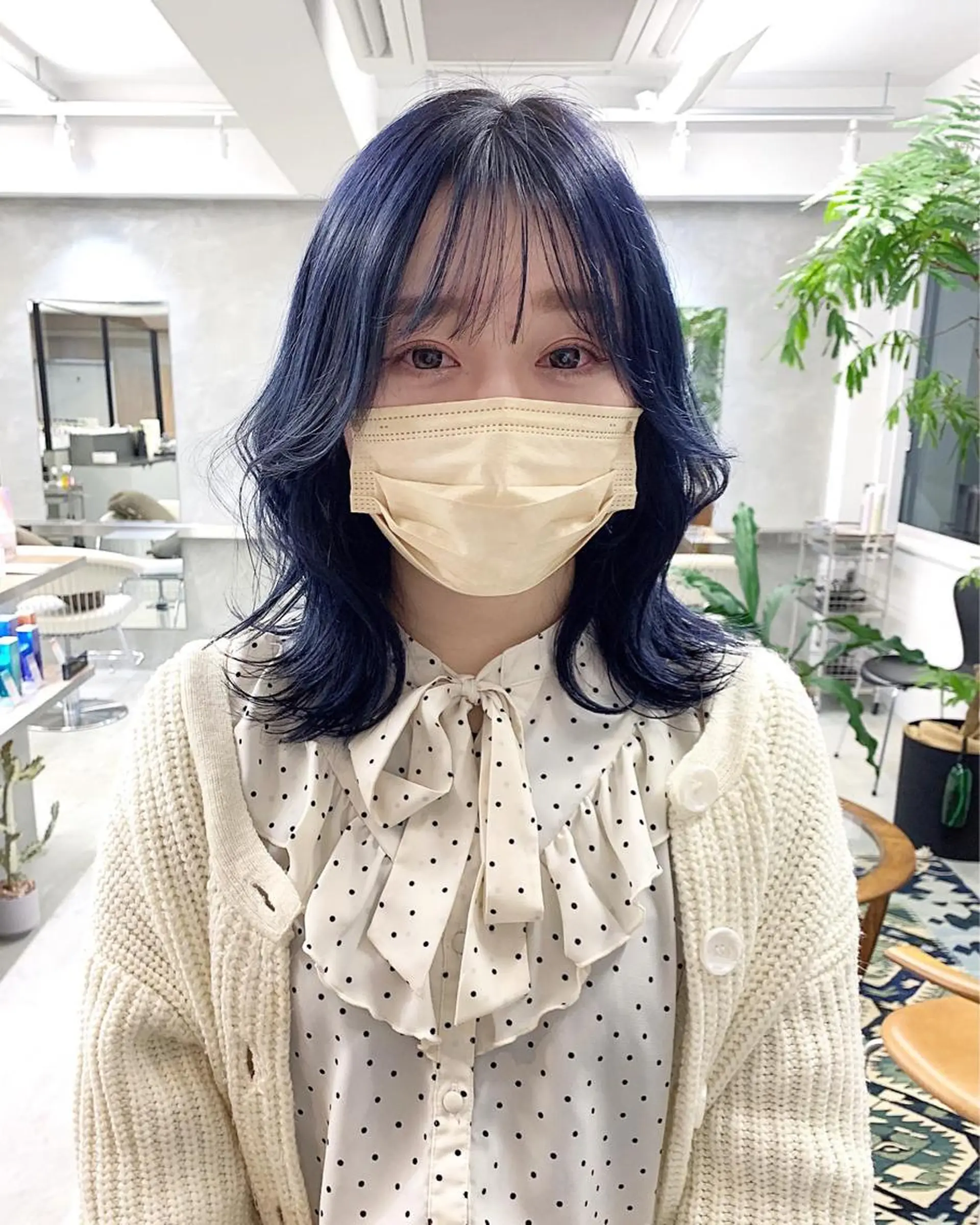 ミディアム カラー 黒髪 ブルーカラー ブルーブラック ボブ くびれヘア カット ヘアカラー 樫原裕二 /副店長のヘアスタイル