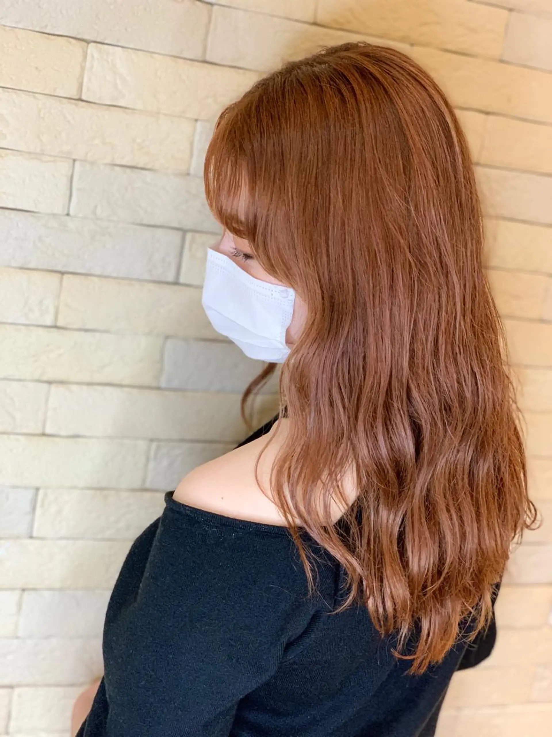 ロング カラー アッシュ ブリーチ ブリーチなしカラー オレンジ 上田 紗也のヘアスタイル