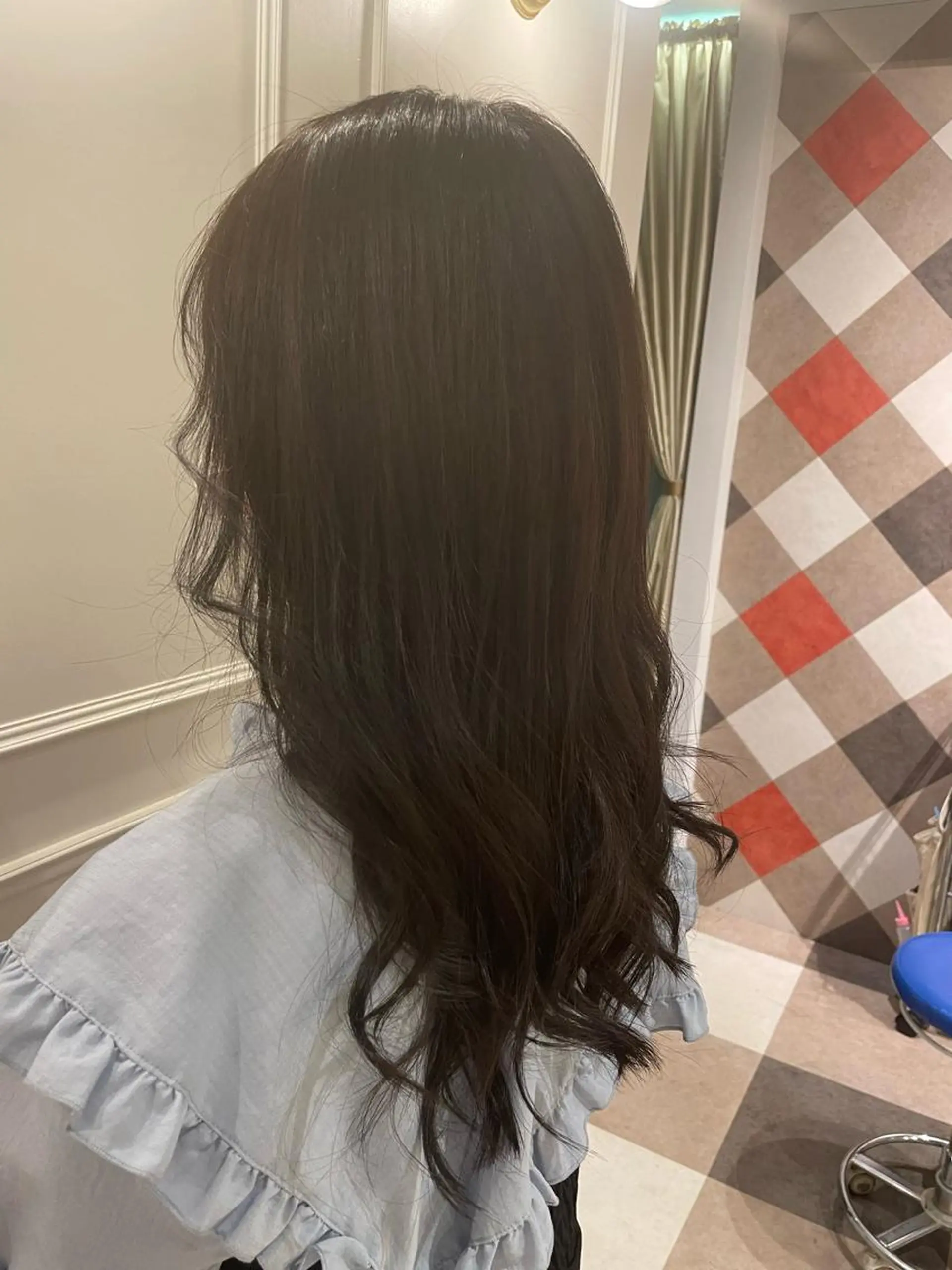 ロング カラー アッシュ アッシュブラウン ブラウンカラー 内藤 すずなのヘアスタイル