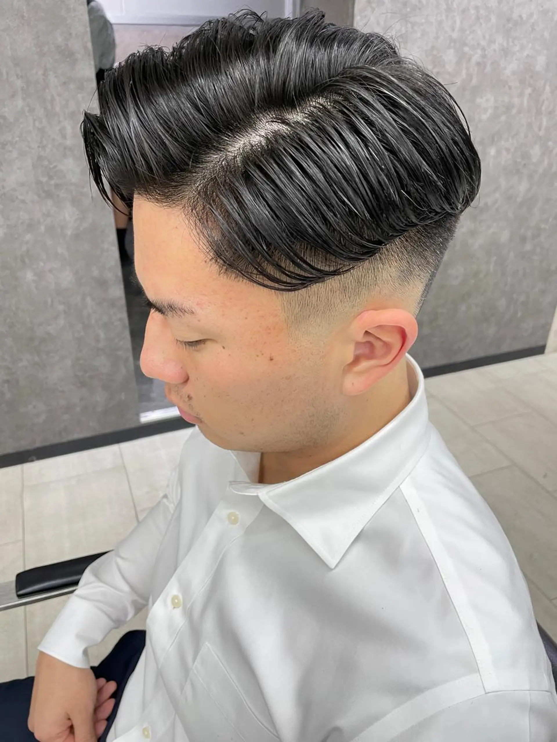 メンズ フェードカット スキンフェード Kvell&Co.所属・ハイトーン カラーのヘアスタイル