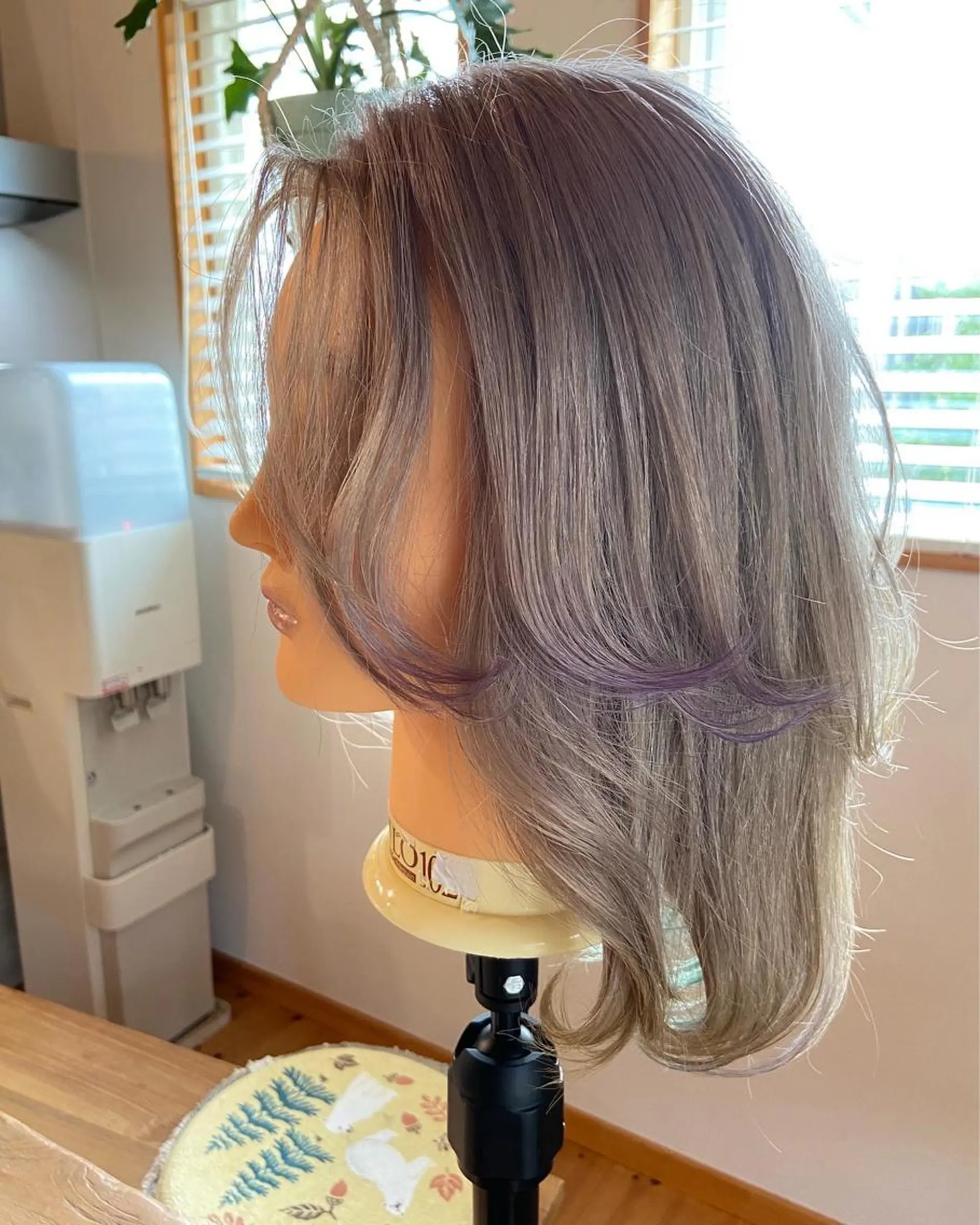 カラー ロイヤルスイート所属・眞壁 華子のヘアスタイル