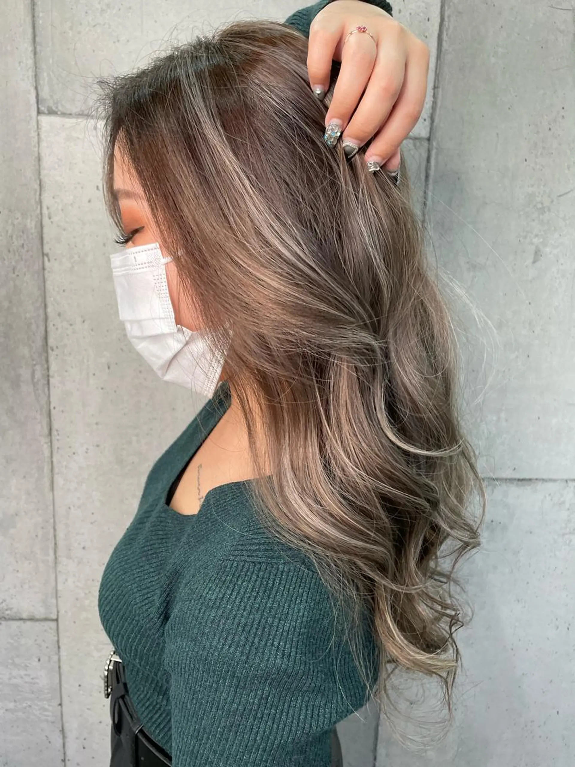 ロング 大内 志穂のヘアスタイル