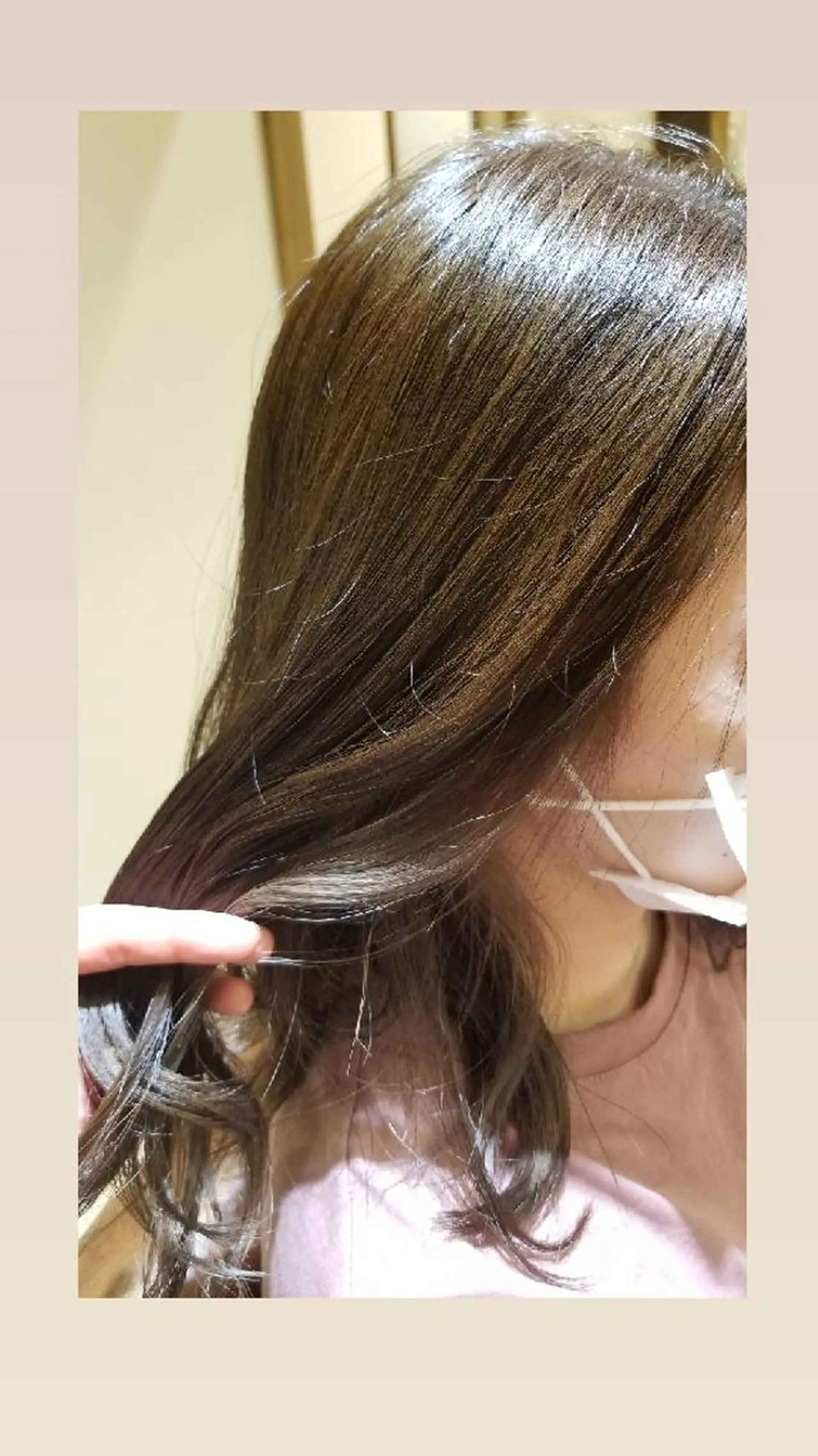 ミディアム カラー ベージュカラー イヤリングカラー ヘアカラー 松江  幸世のヘアスタイル