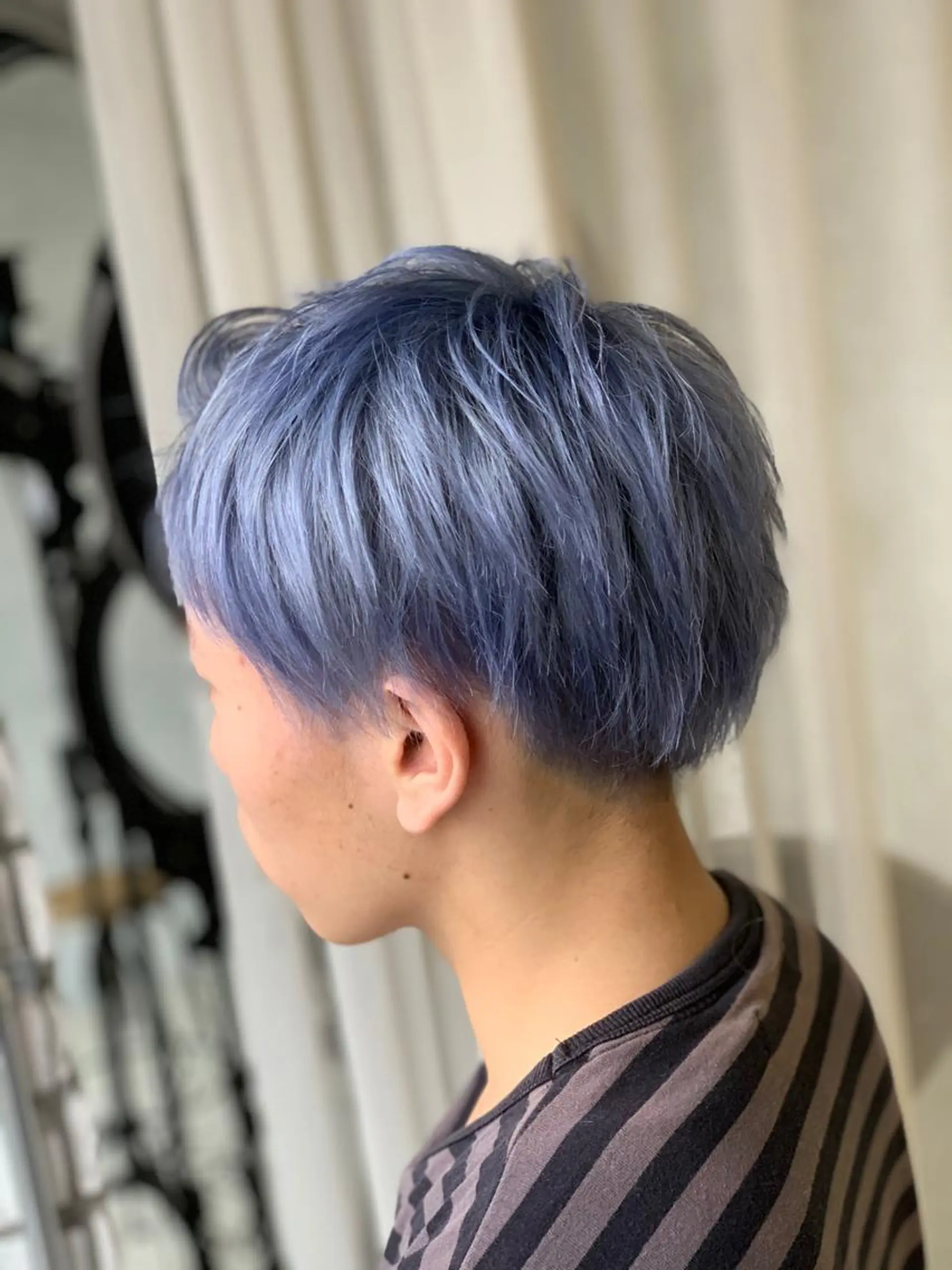 ショート カラー ブルーカラー ヘアカラー トリートメント LUXBE LUCE那覇イオン店所属・LUXBE LUCEのヘアスタイル