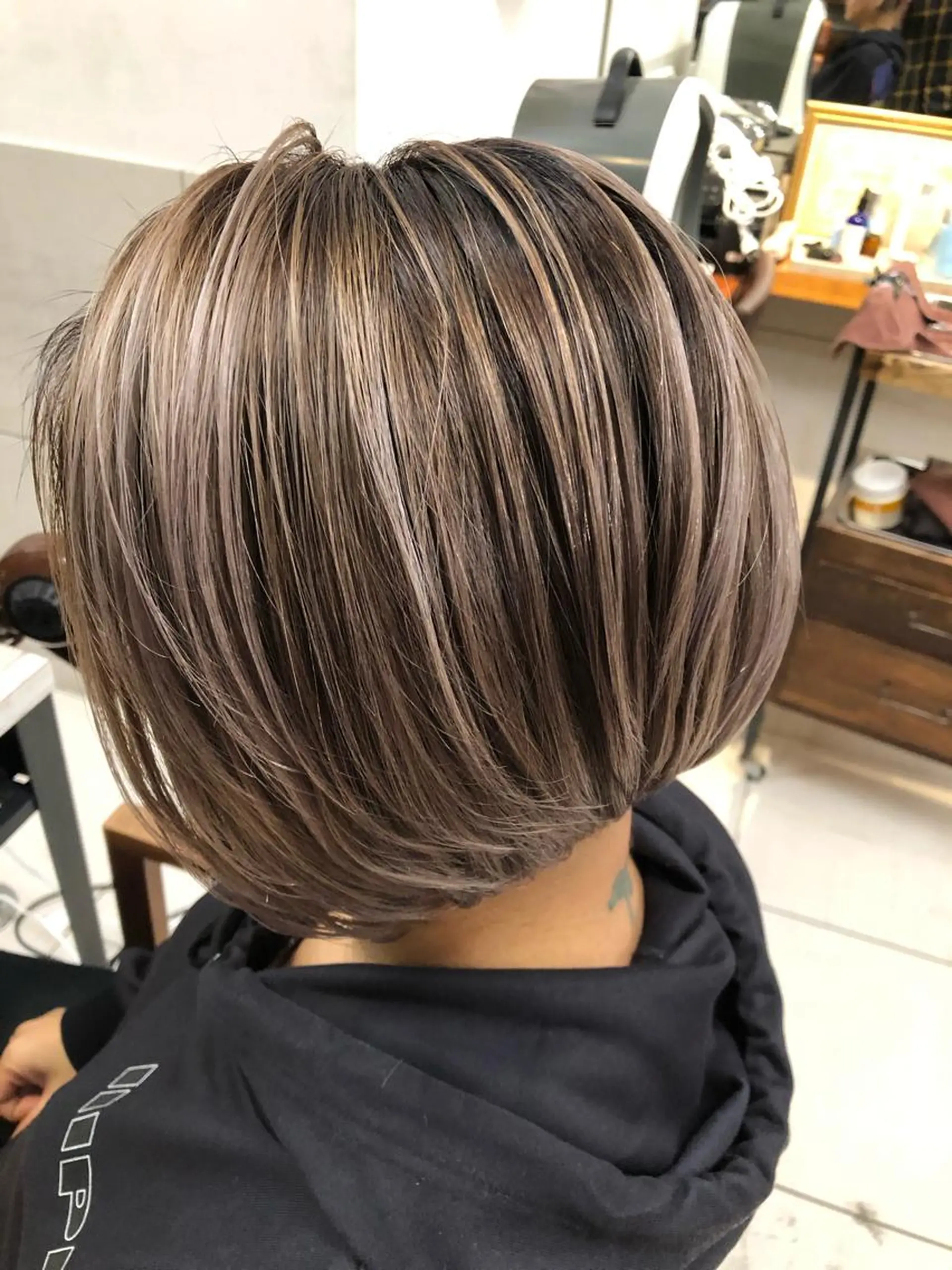 ショート レイヤーカット カット ヘアカラー トリートメント ハイライトバレイヤー ジュ＆縮毛矯正✨櫻野のヘアスタイル