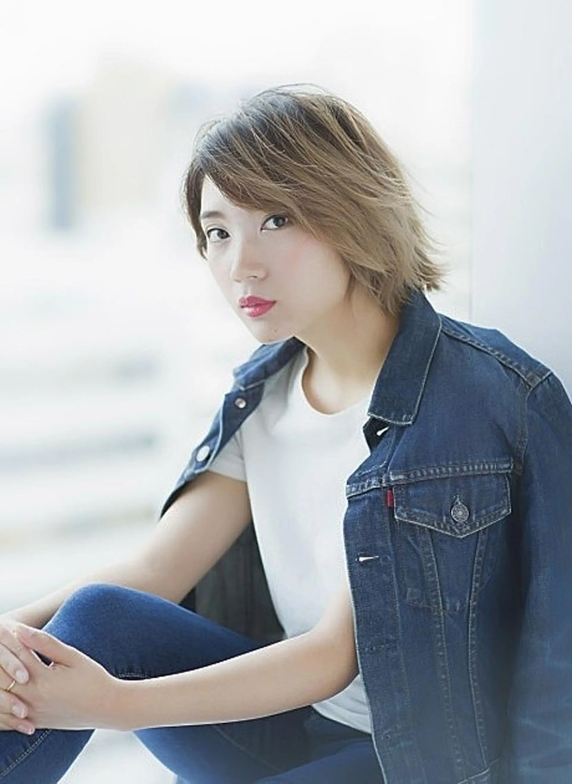 ミディアム 鈴木 奈波のヘアスタイル