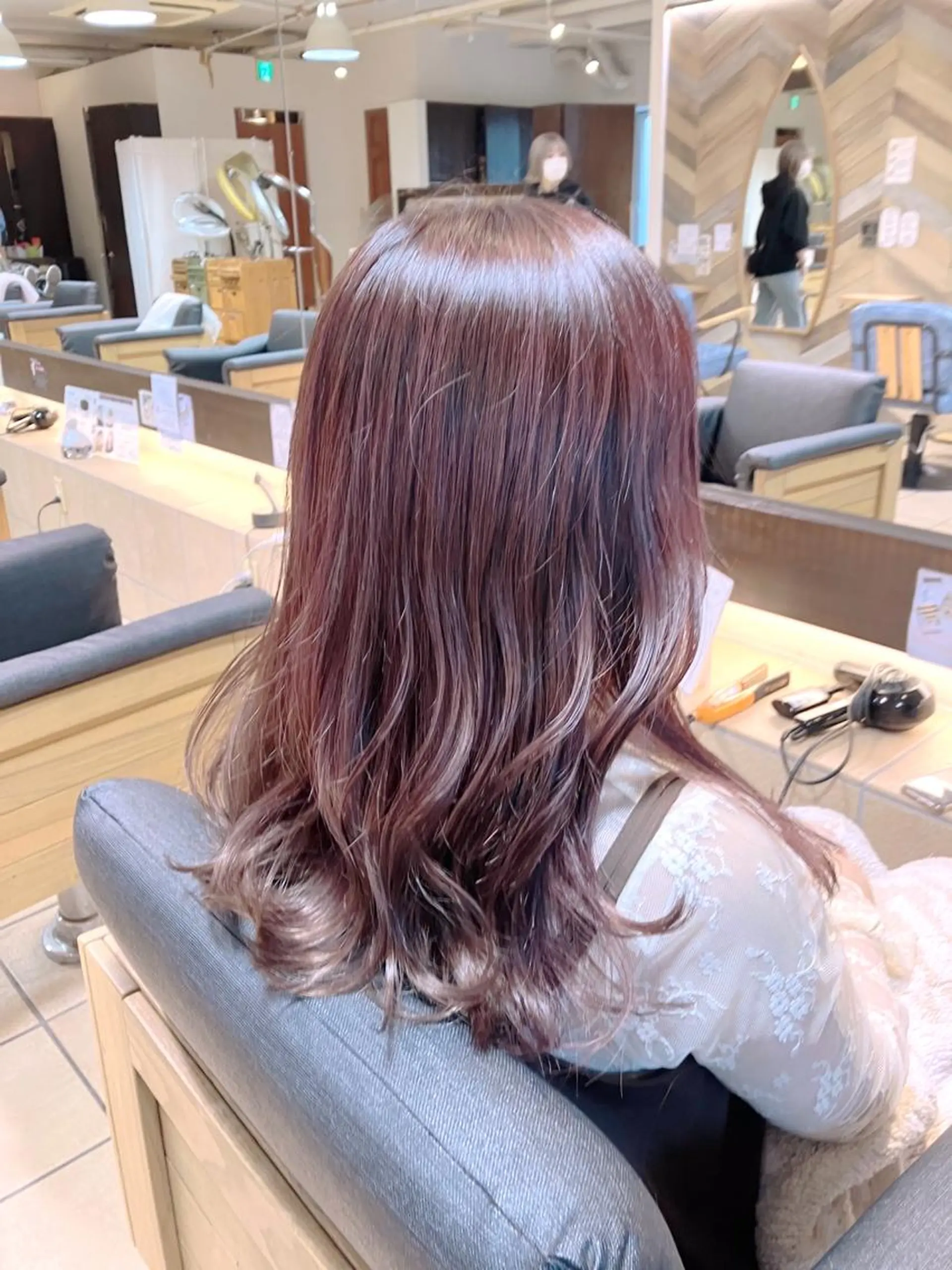 ロング カラー ブリーチ ブラウンカラー ピンクカラー ピンクブラウン 奥谷 美代子のヘアスタイル