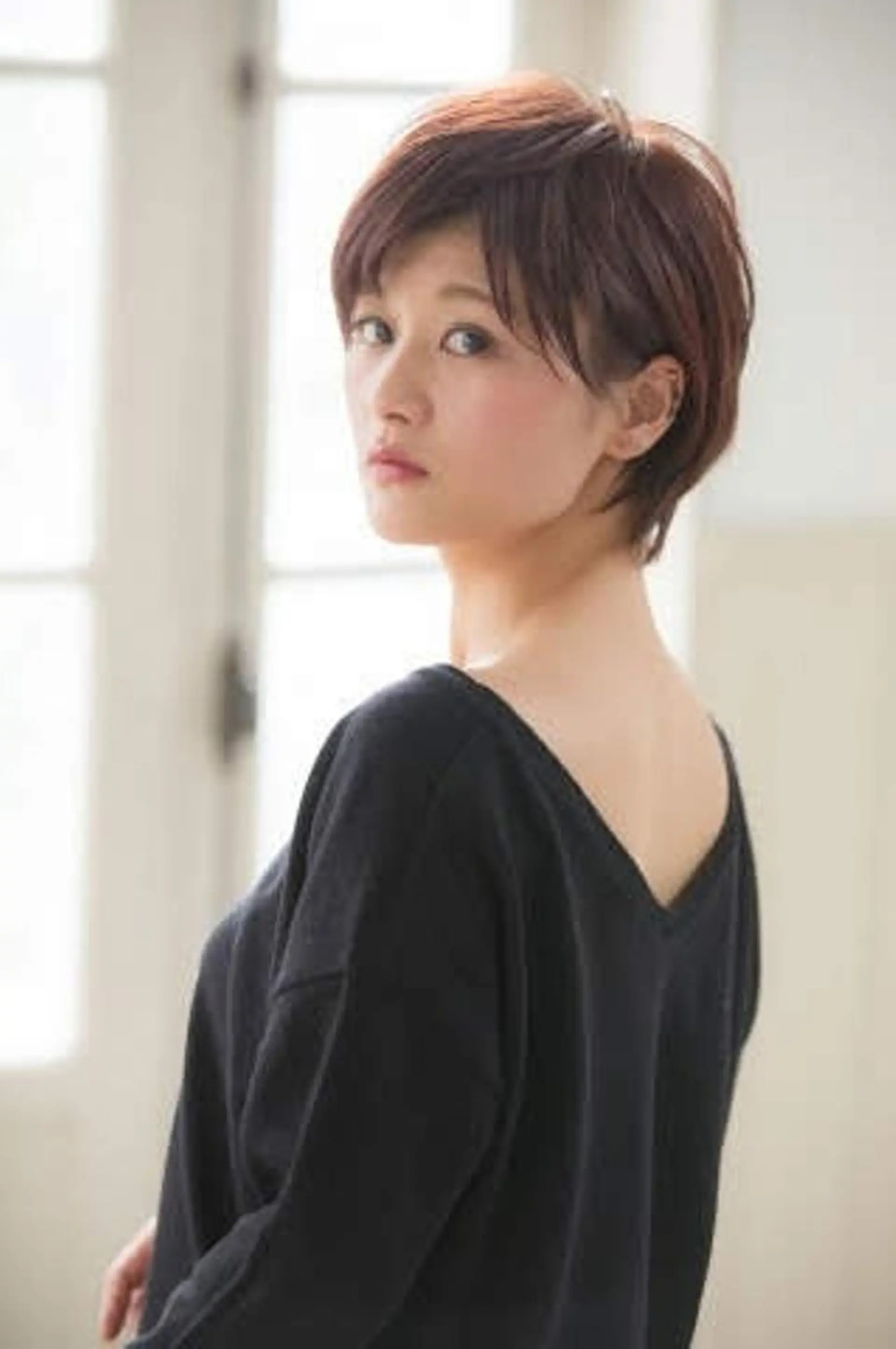 ショート alushe 岡 陽子のヘアスタイル
