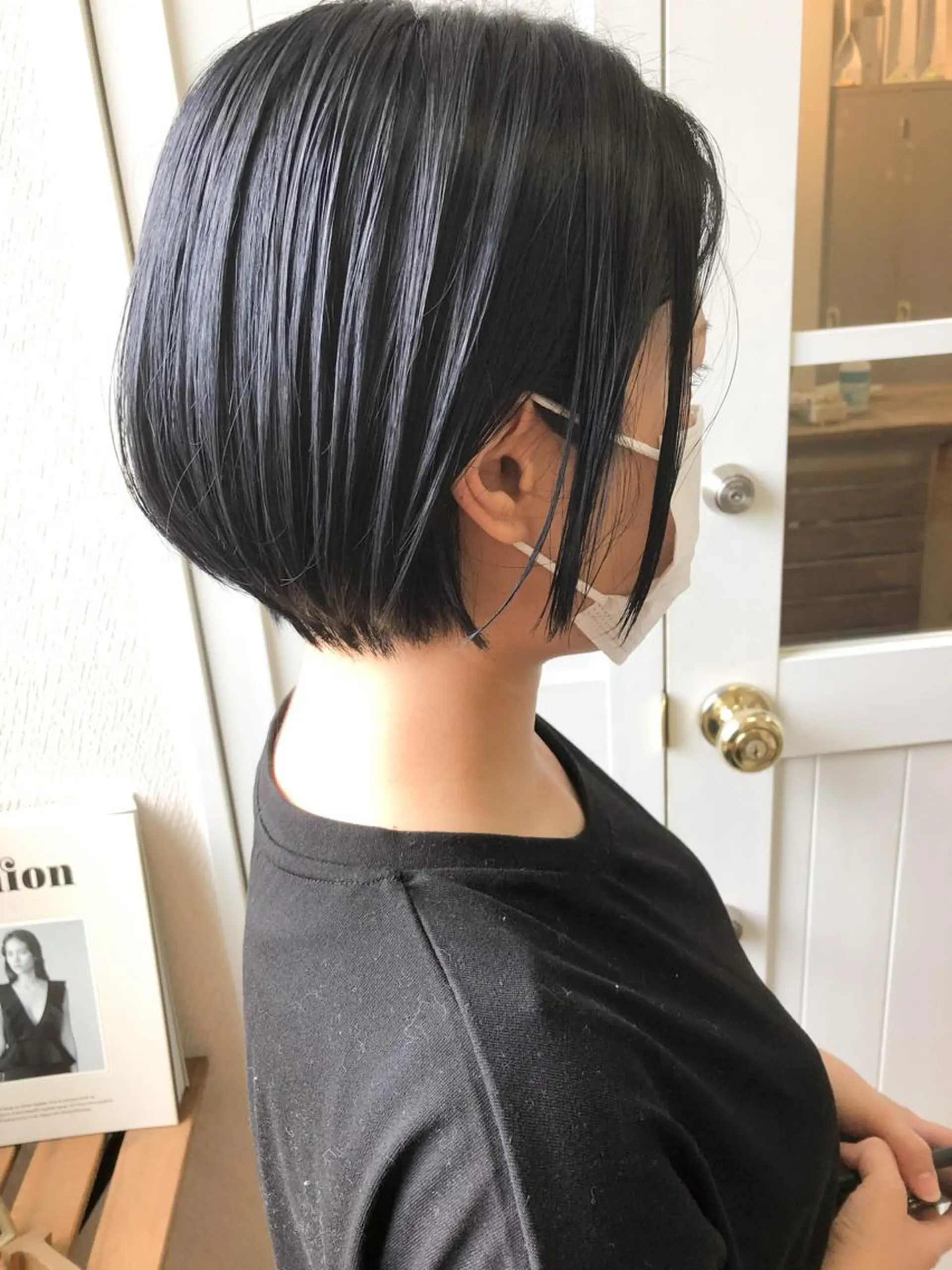 ショート カラー ブリーチ ブルーカラー ブルージュ 小木曽智美 /ボブ/ショートのヘアスタイル