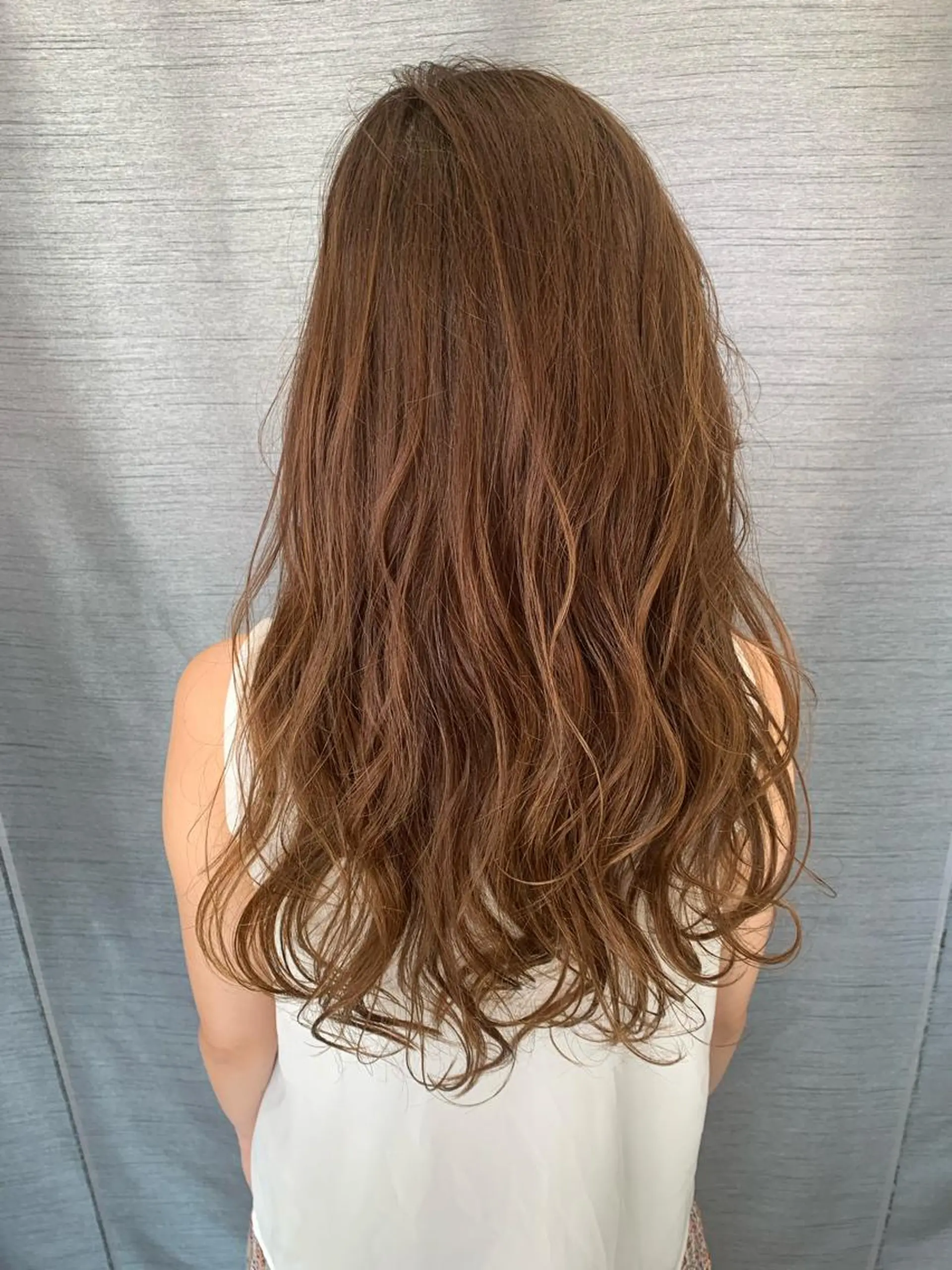 ロング カラー 新田  祐樹のヘアスタイル