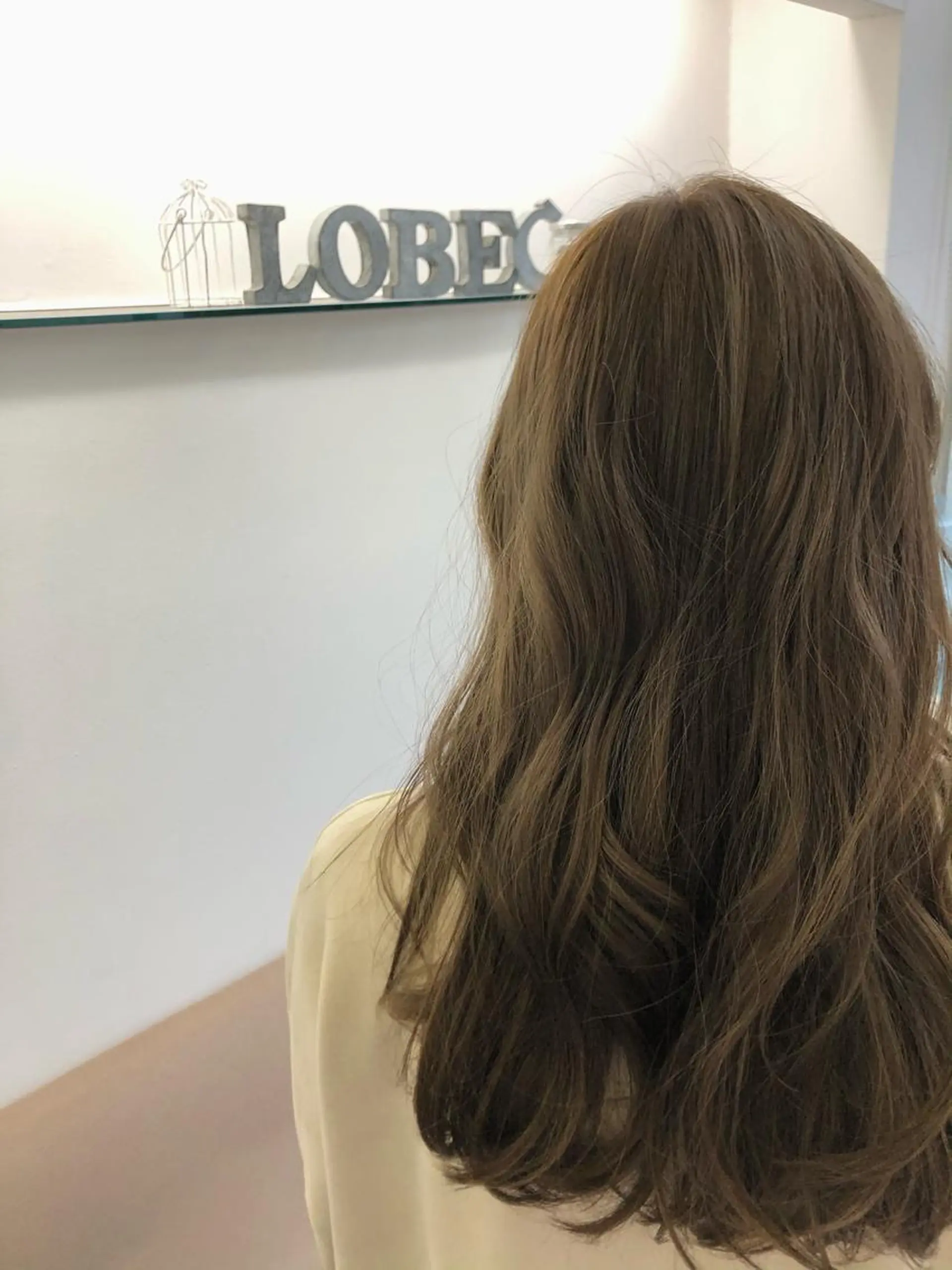 ロング カラー ブリーチ 透明感カラー グレージュ イルミナカラー カット ヘアカラー トリートメント 尾島 光季のヘアスタイル