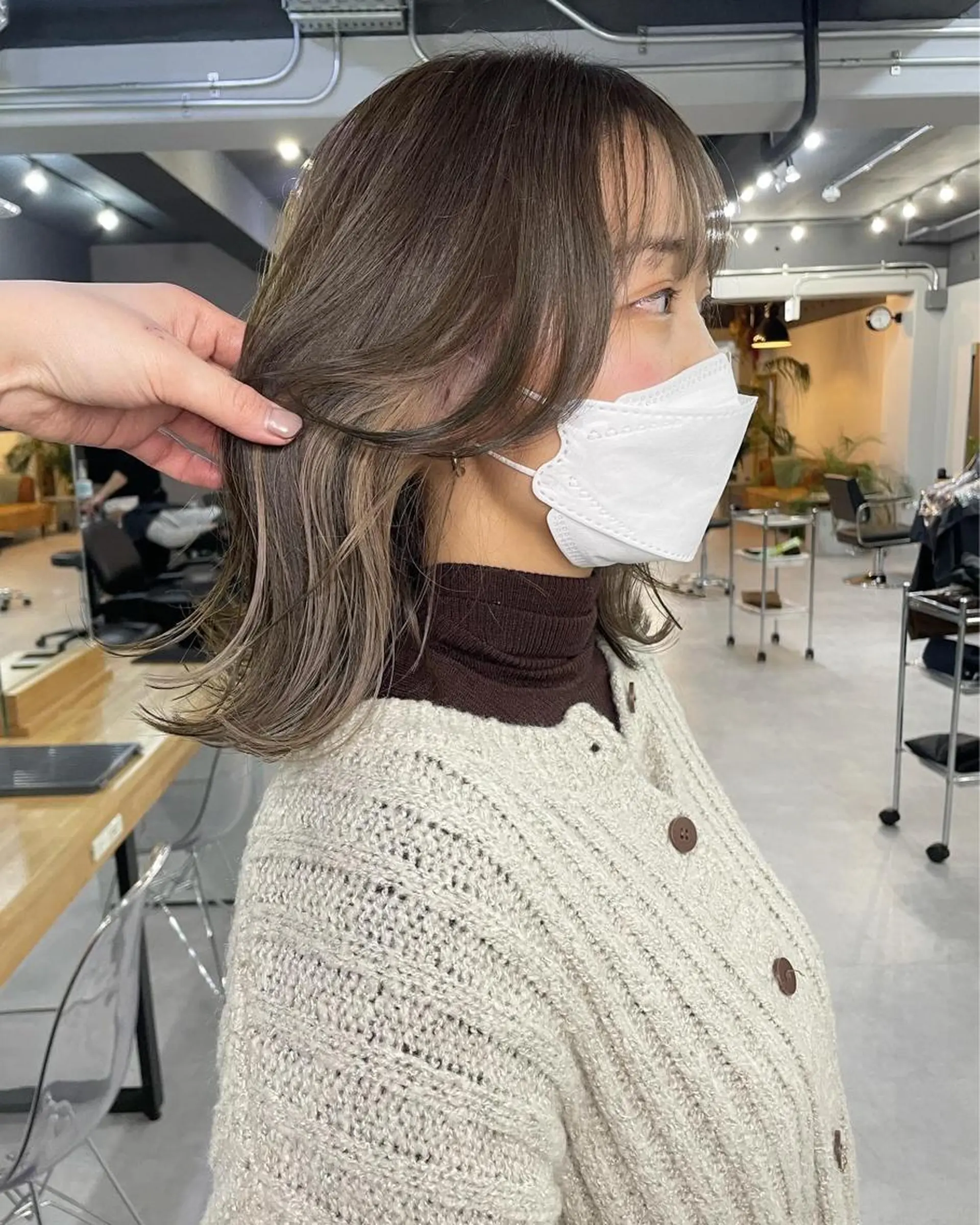 ミディアム カット ヘアカラー トリートメント 倉辻 香奈子のヘアスタイル