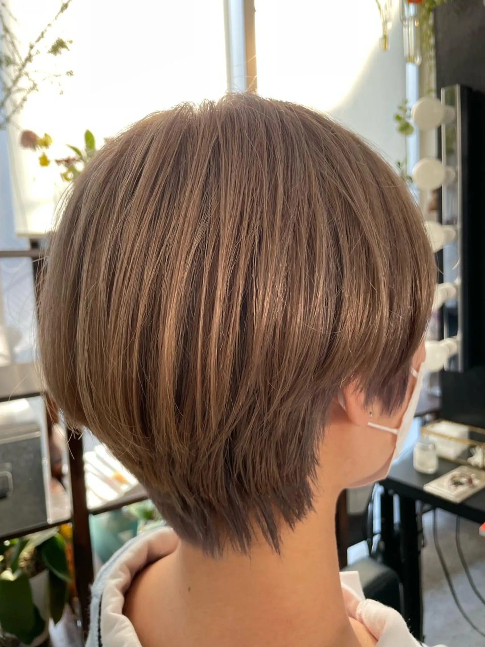 ショート カラー アッシュ ベージュカラー ブリーチ ショートヘア カット ヘアカラー ブリーチなし透明感 タケザワミキのヘアスタイル