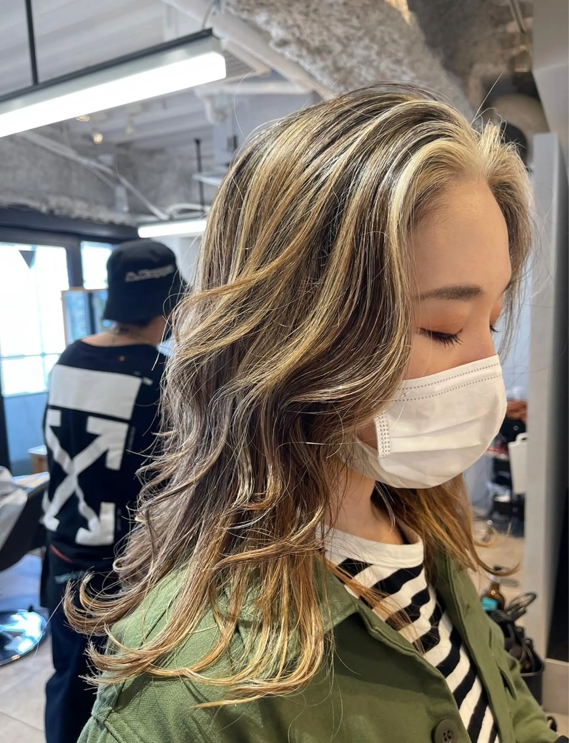 セミロング ハイライト tahie所属・クスカワ ノリエのヘアスタイル