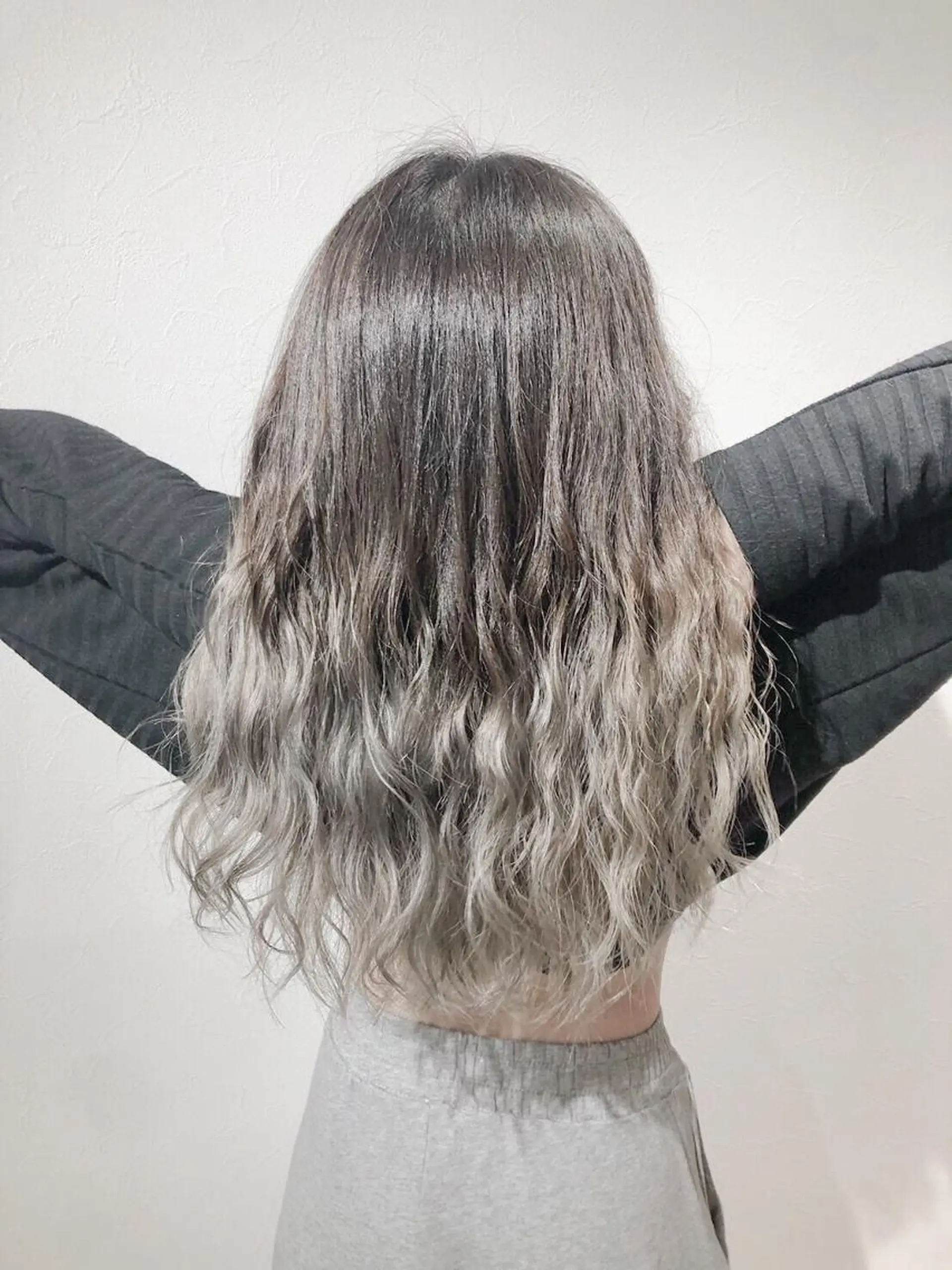 ロング カラー パーマ ヘアアレンジ レミーエクステ大阪 Device梅田のヘアスタイル