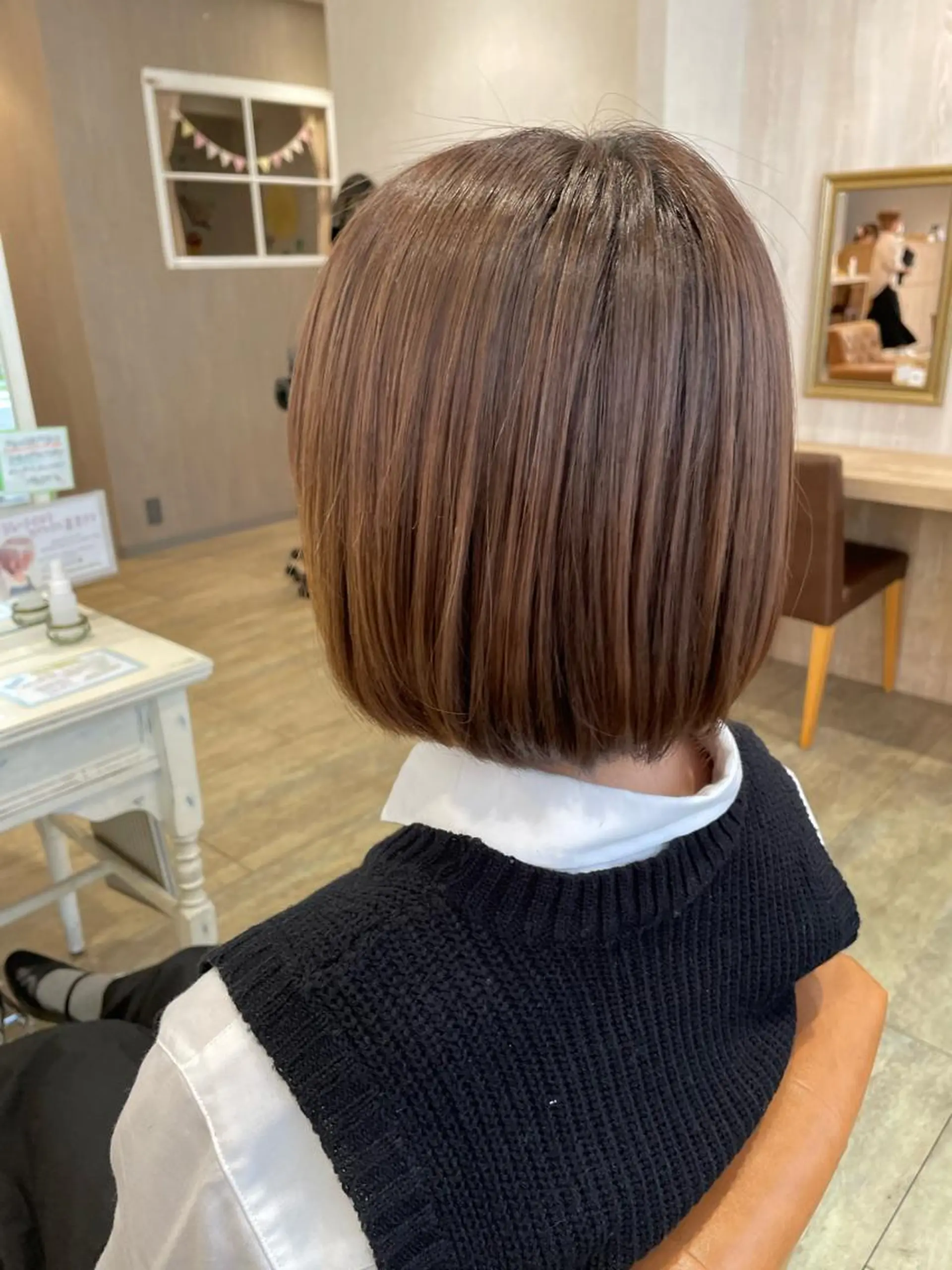ミディアム カット 新地 咲綾のヘアスタイル