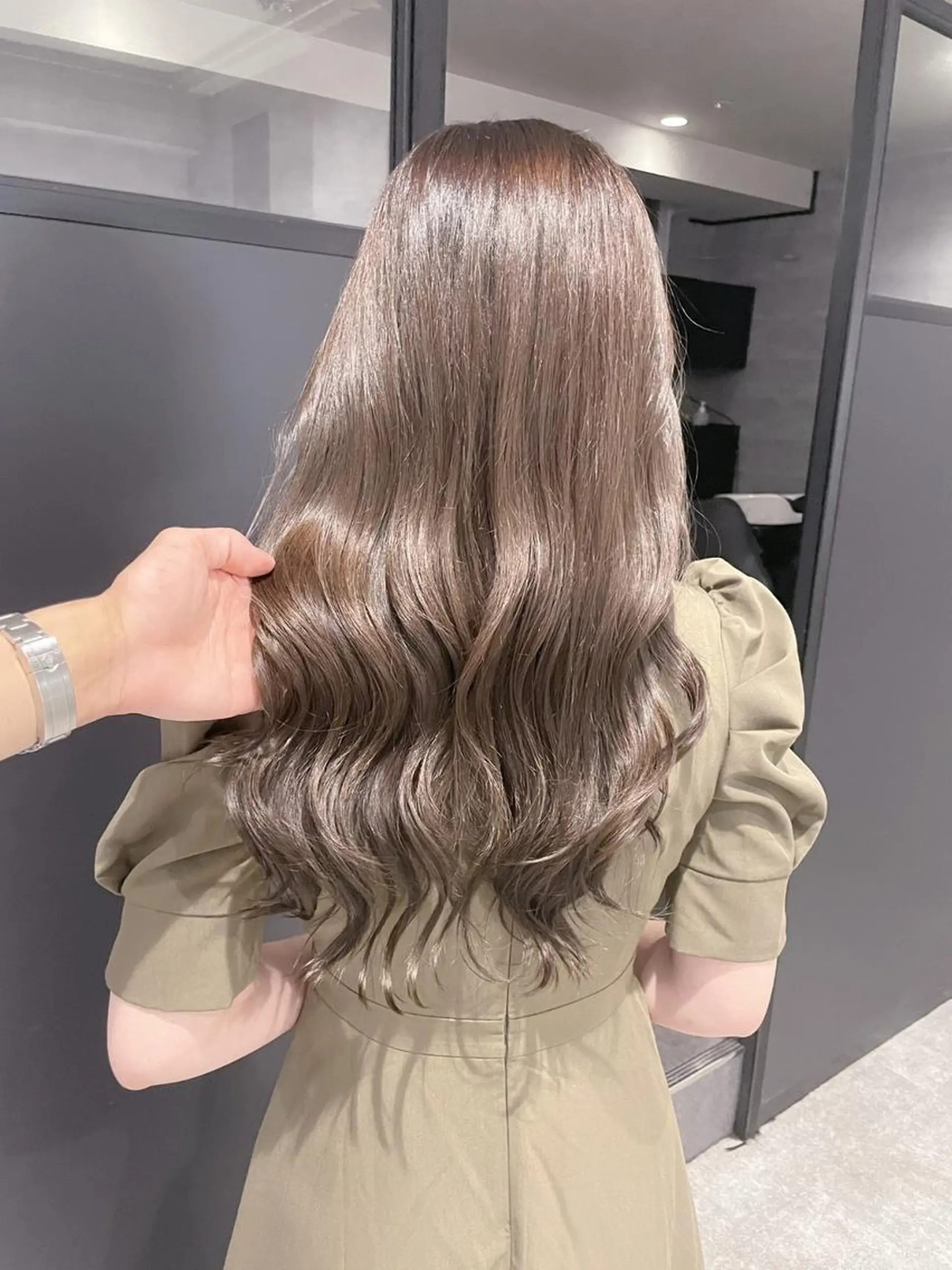 カラー カット ヘアカラー トリートメント ＿WHITE鳳店 アンダーバーホワイトのヘアスタイル