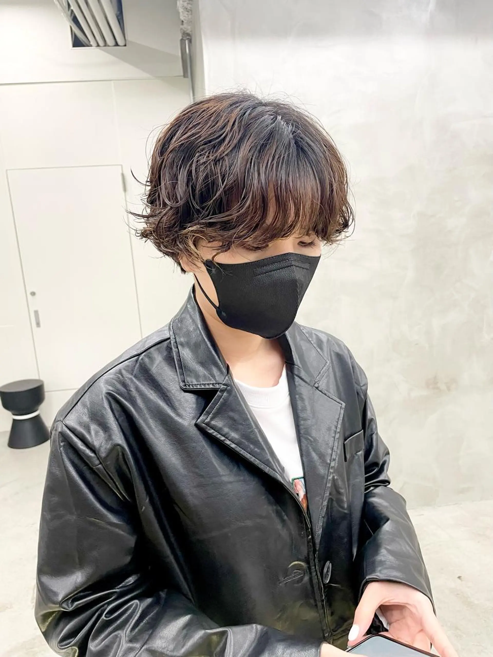 ショート カラー パーマ ヘアアレンジ メンズ メンズバレイヤージュ メンズブリーチ センターパート フェードカット メンズハイライト ハイトーン/レイヤー 🌸さくらのヘアスタイル