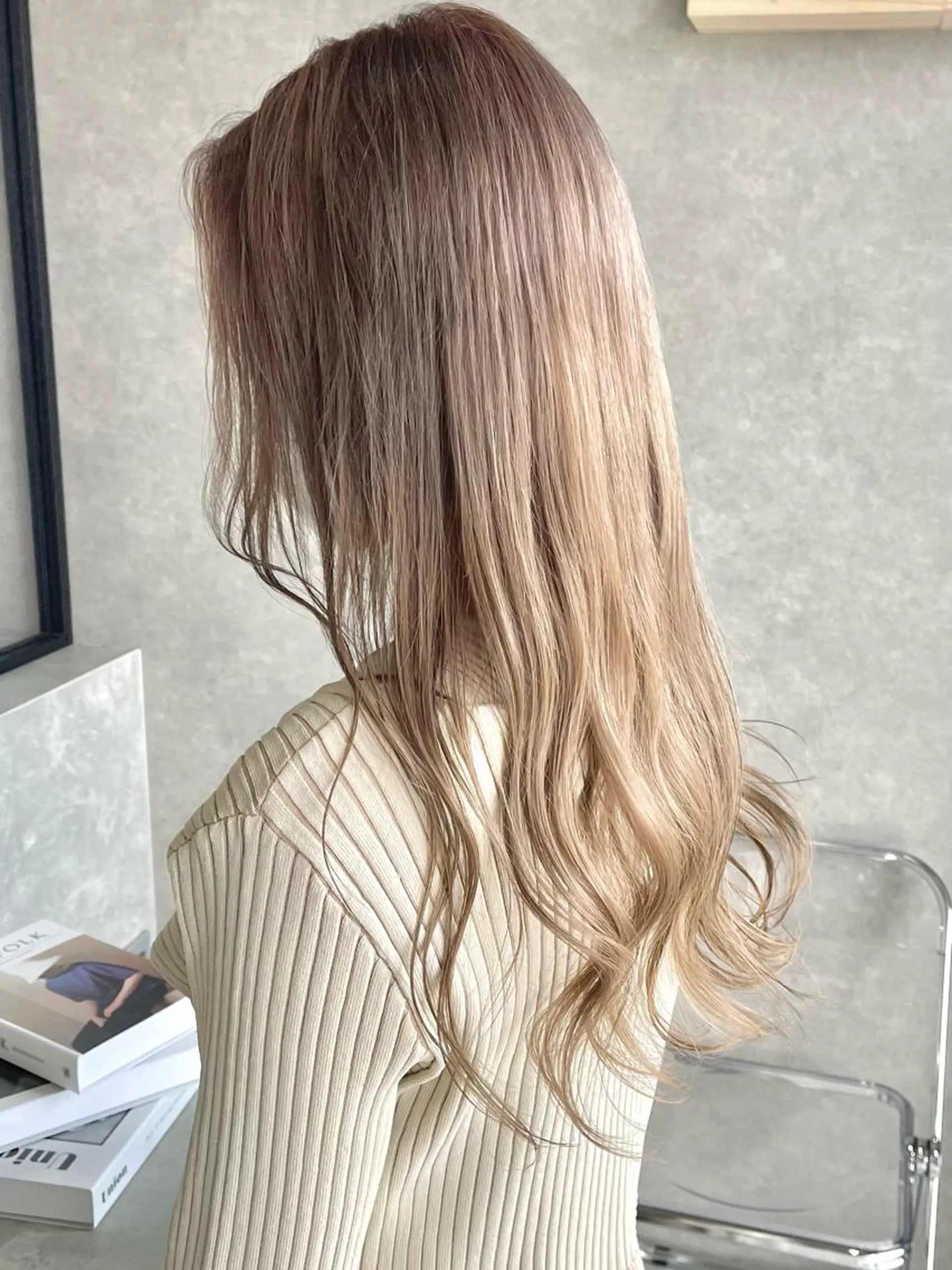 ロング カラー ヘアカラー mood alissaのヘアスタイル