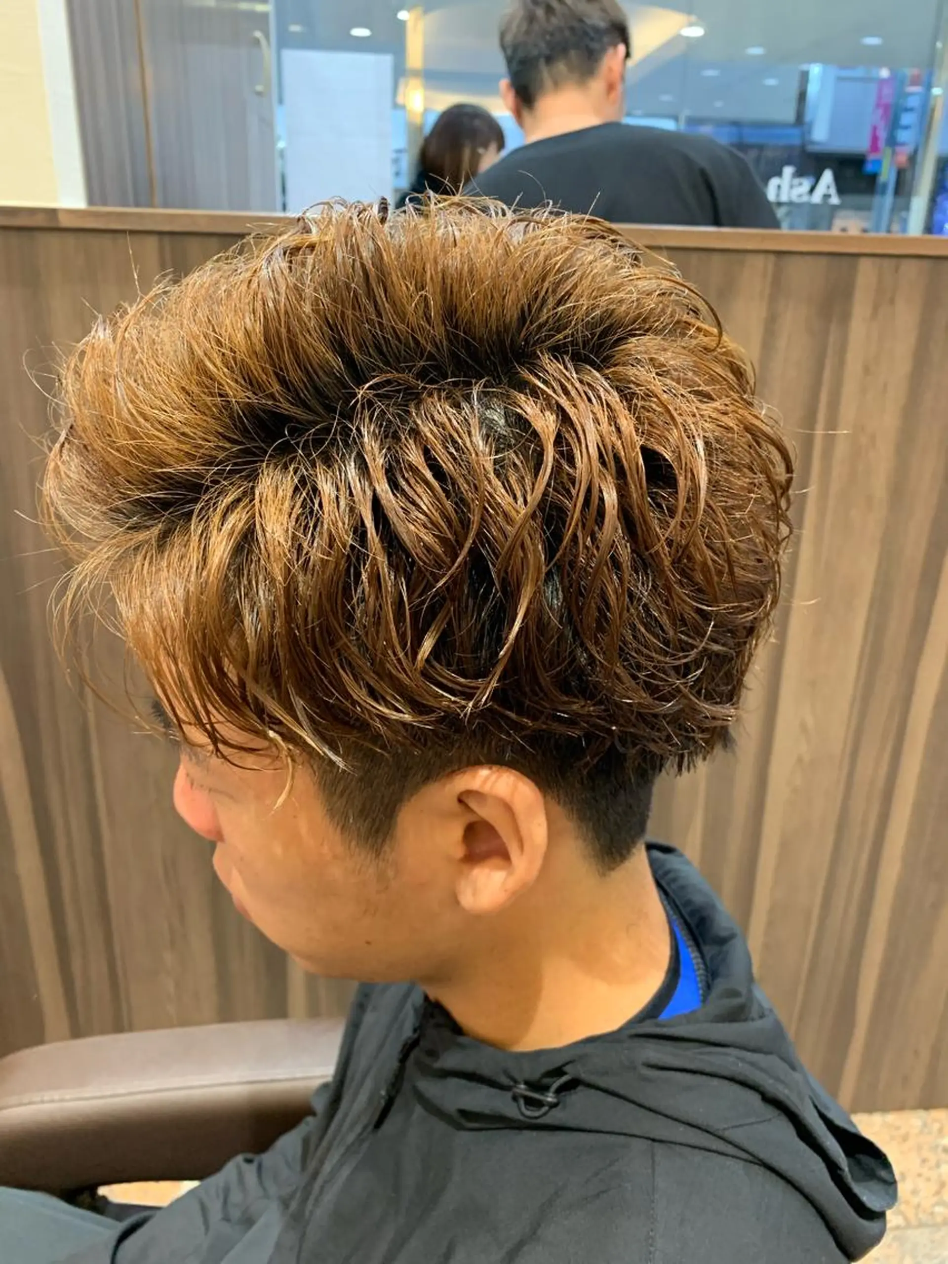ショート パーマ メンズ マッシュ カット ヘアカラー パーマ トリートメント IwAsh中山所属・✂︎中山ブリーチ・ パーマ✂︎露木智也のヘアスタイル