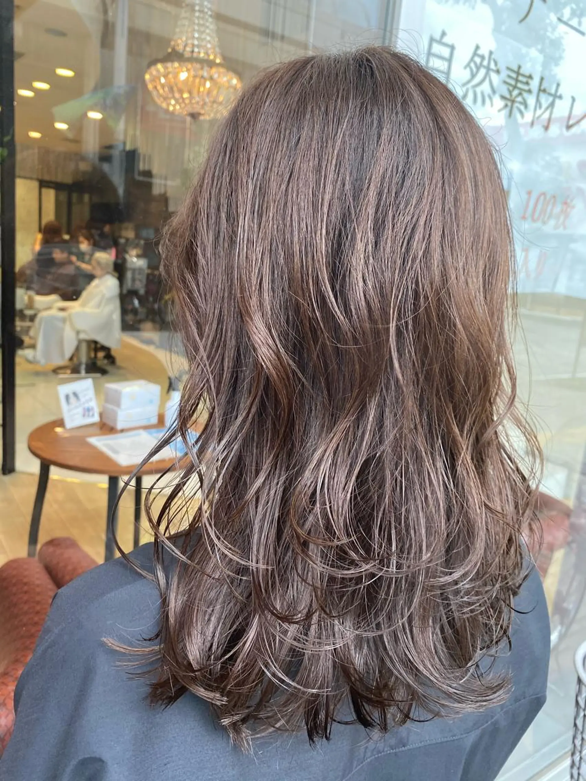 ミディアム カラー アッシュ ベージュカラー レイヤーカット ヘアカラー mori  by little所属・デザインカラー✨新倉 佑奈のヘアスタイル