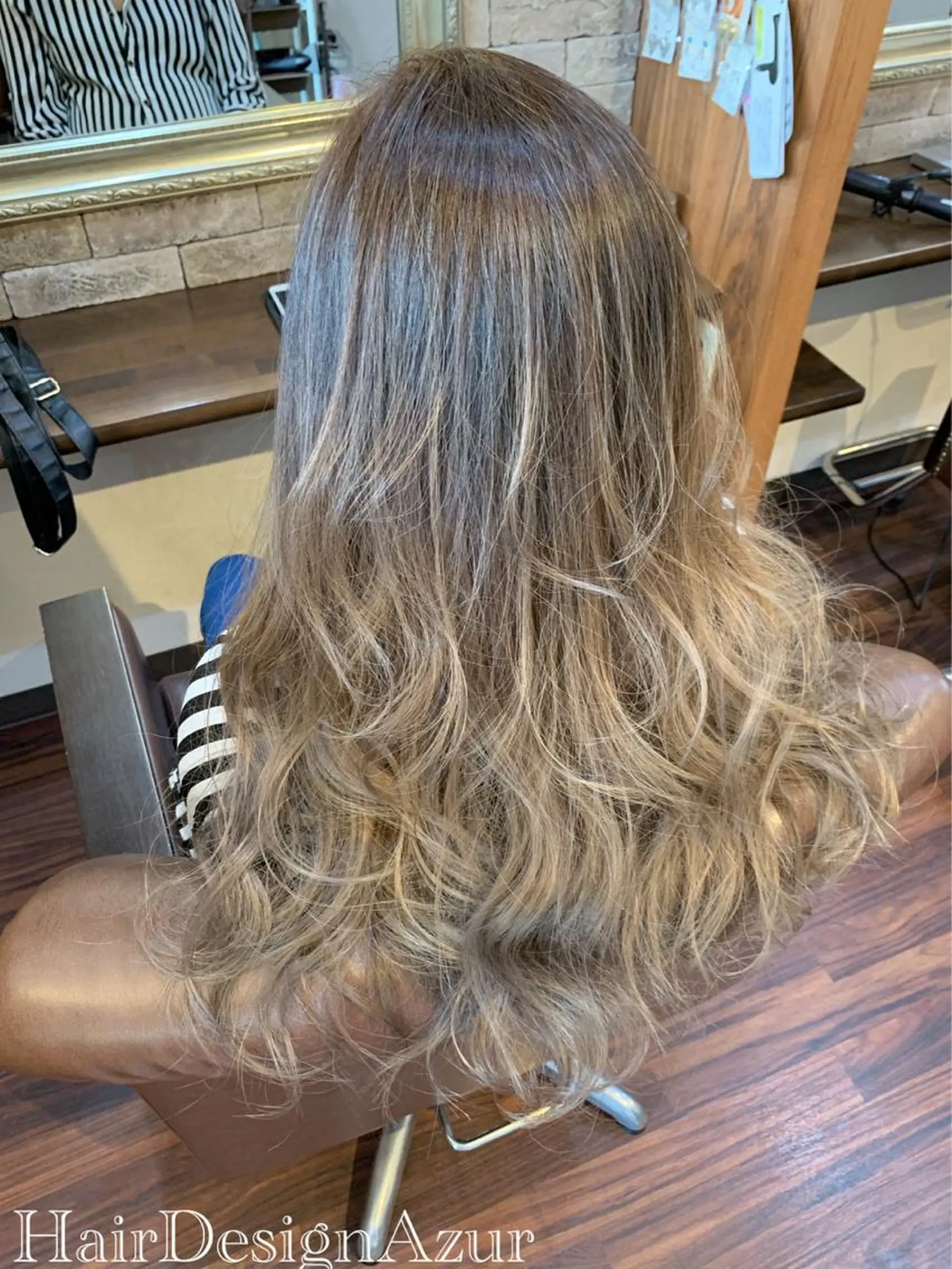 ロング カラー HairDesign Azurのヘアスタイル