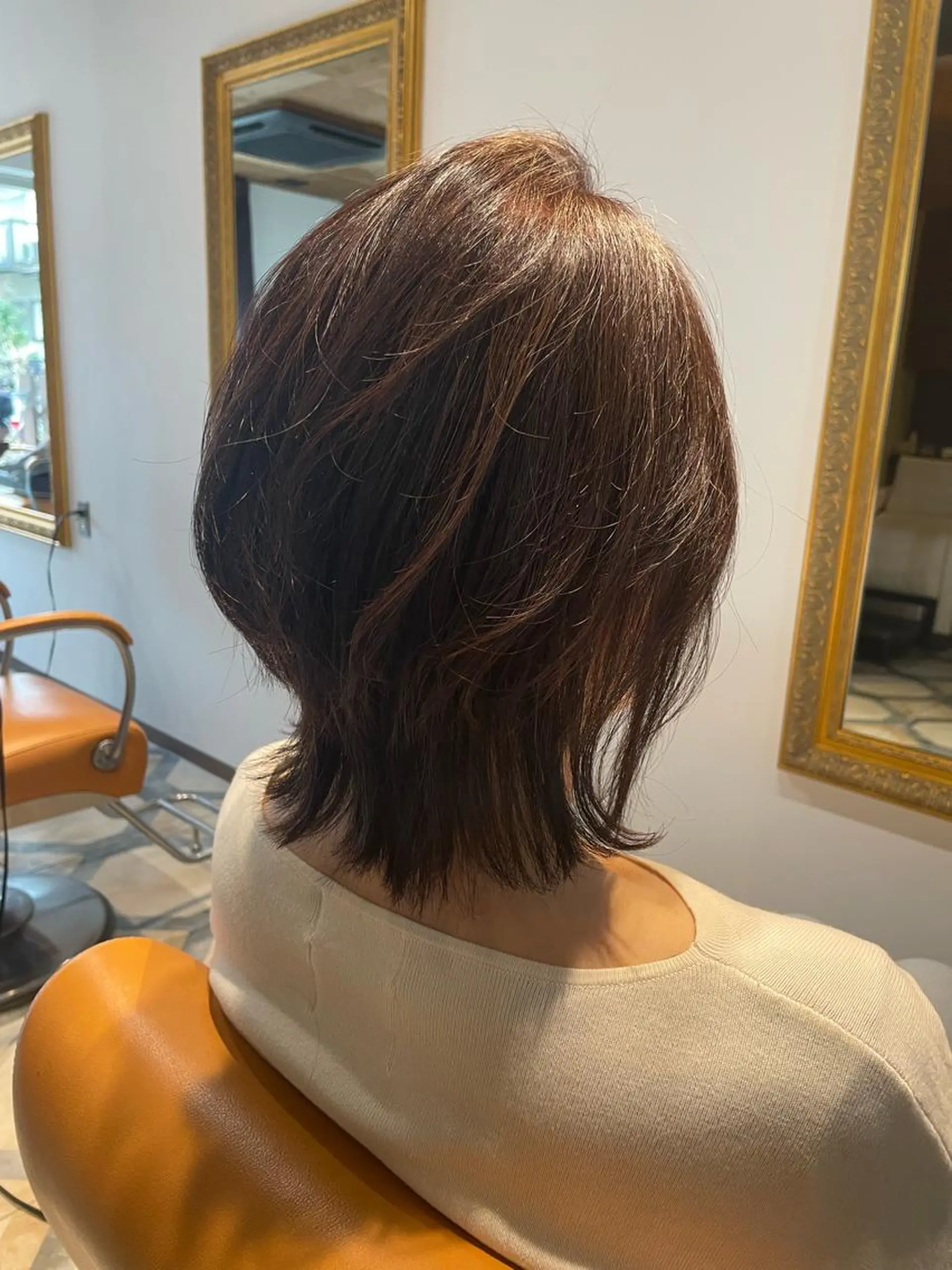 ミディアム カラー くびれヘア 伸ばしかけ 小顔カット ウルフカット 菅 翔太のヘアスタイル