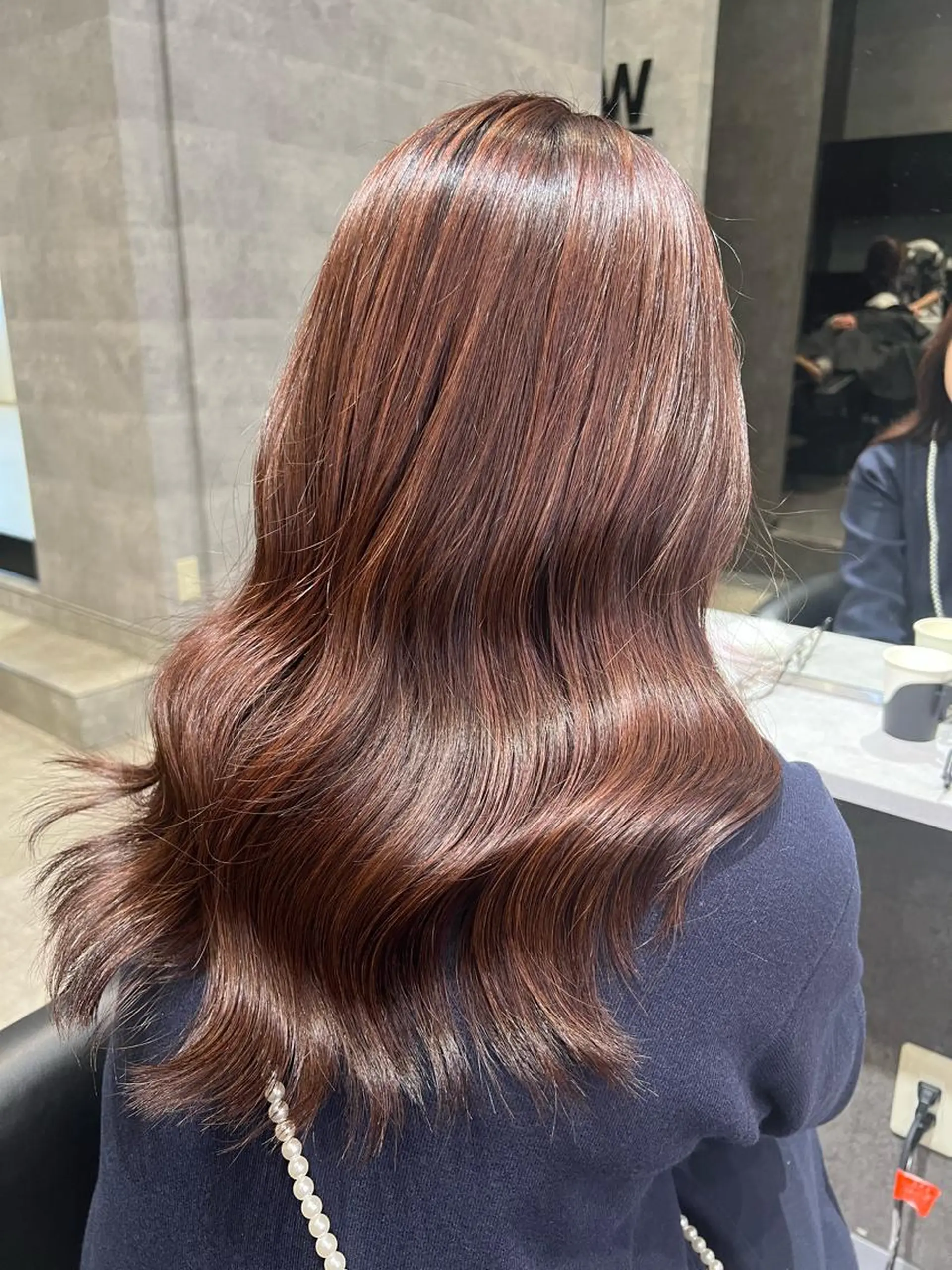 ロング カラー ヘアアレンジ ベージュカラー ブリーチ ダブルカラー ミルクティーベージュ ヨシンモリ _WHITE鳳所属・安田 紘子のヘアスタイル