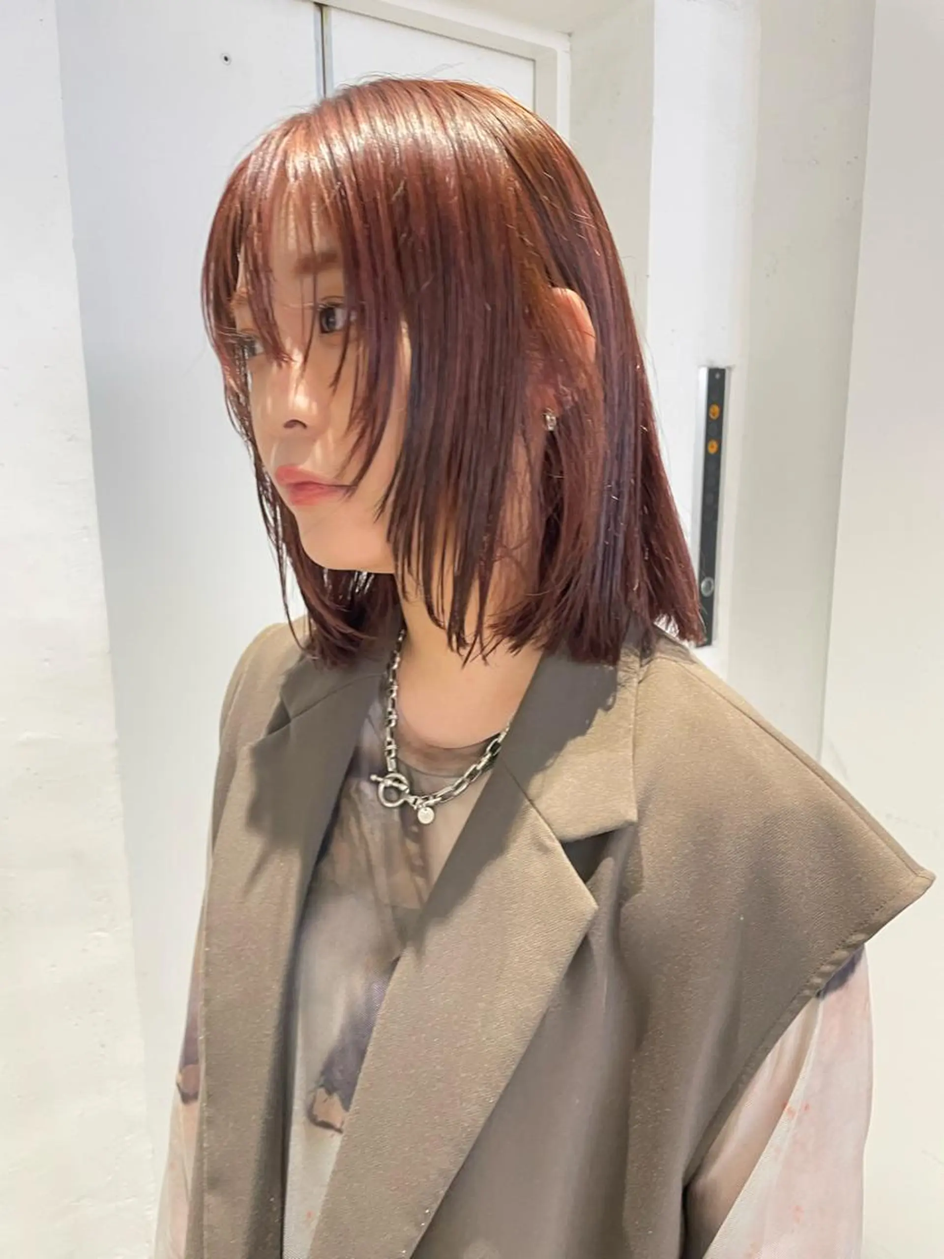 ミディアム カラー ハイライトカラー ピンクカラー ハイライト レイヤーカット 顔周りカット/透明感 カラー✂️MEIのヘアスタイル