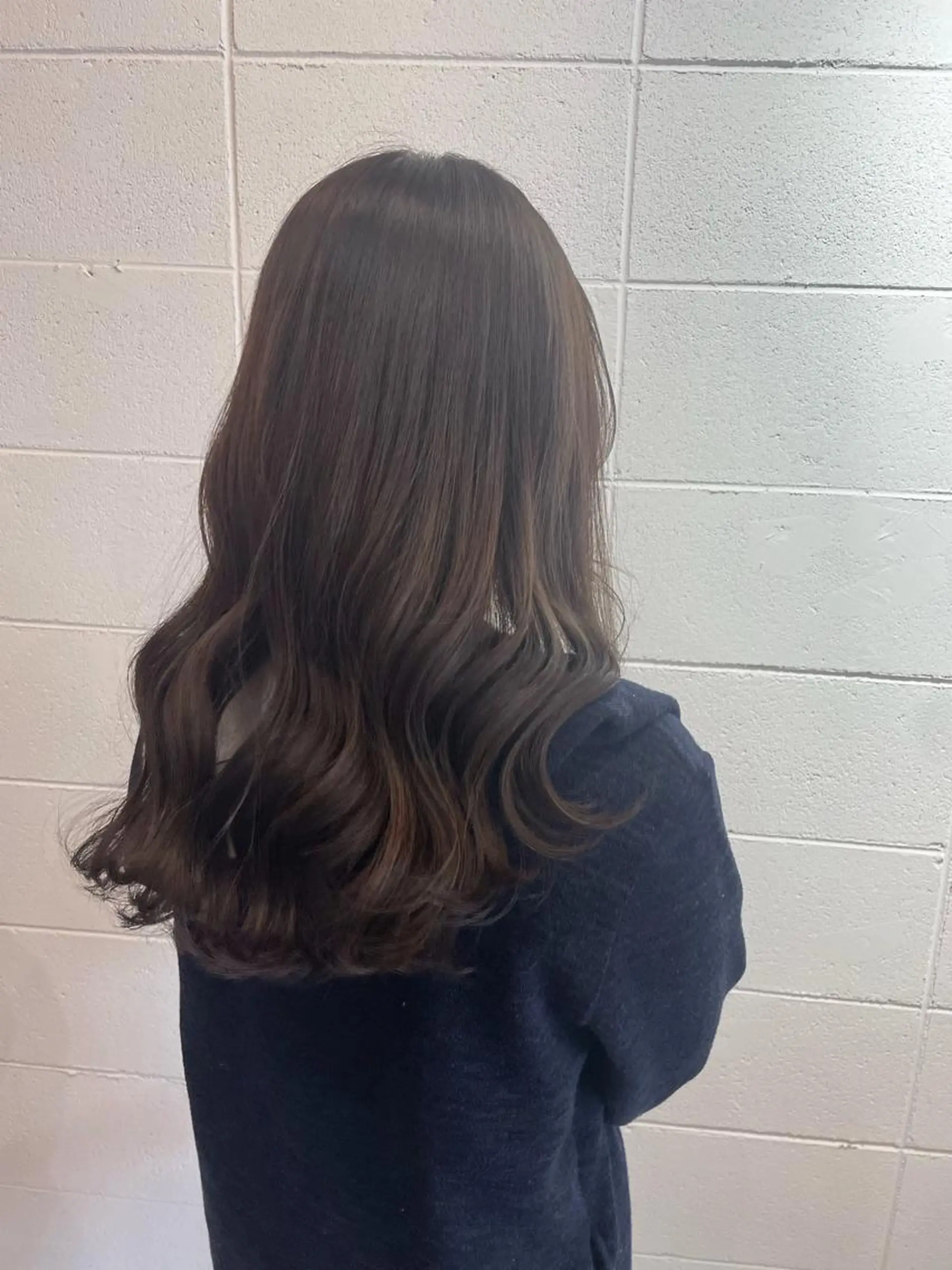 セミロング カット ヘアカラー 小坂 真子のヘアスタイル