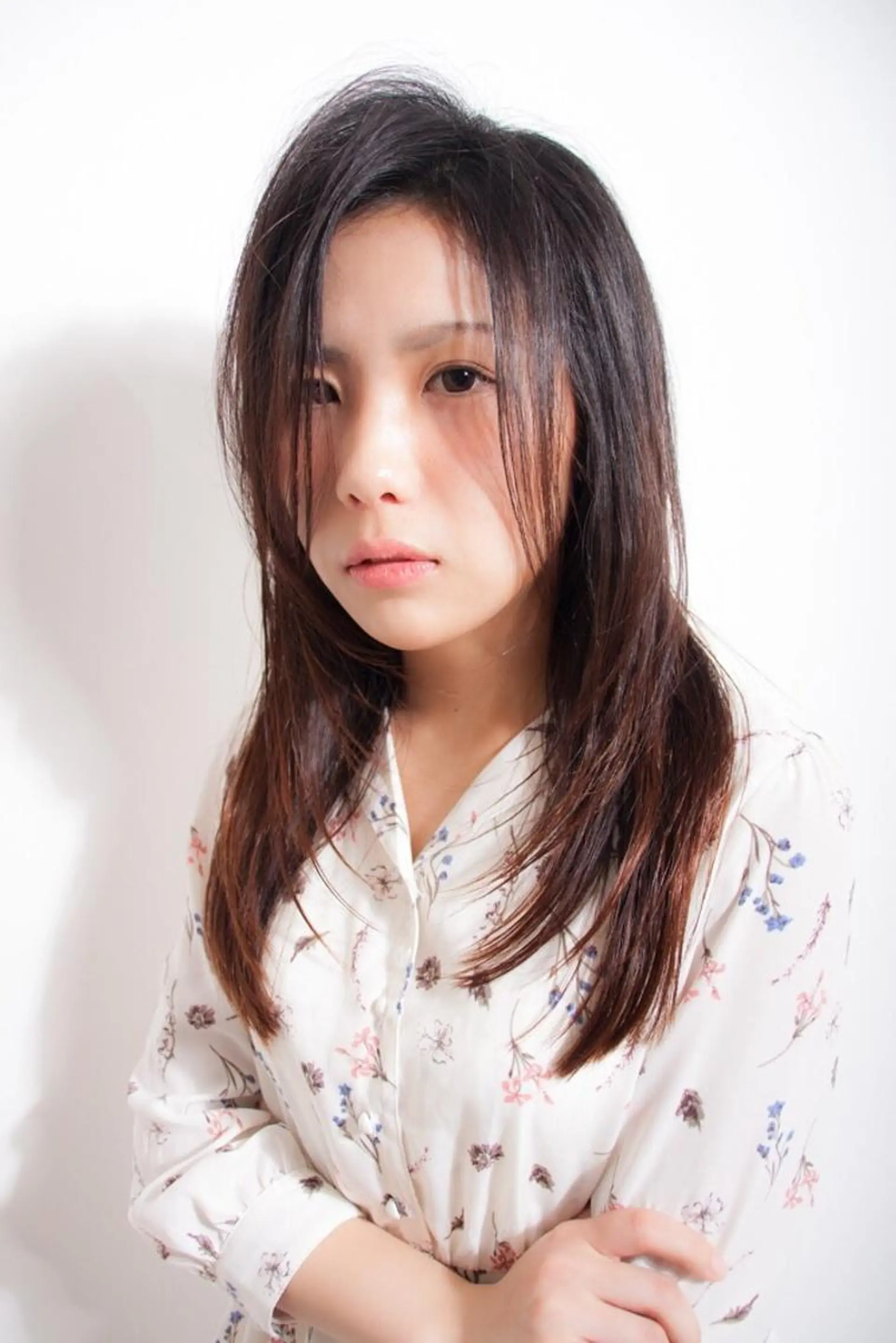 セミロング カラー RESBORN所属・長岡 大偉のヘアスタイル