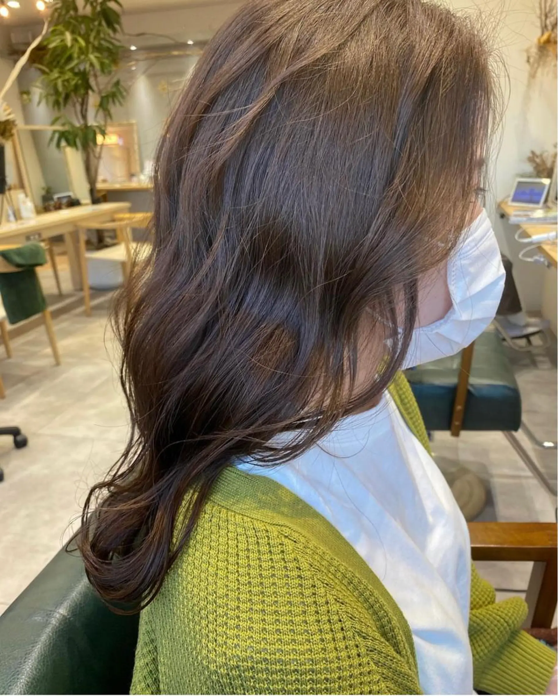 ロング カラー ベージュカラー オリーブベージュ ヘアカラー 河田 海陽のヘアスタイル