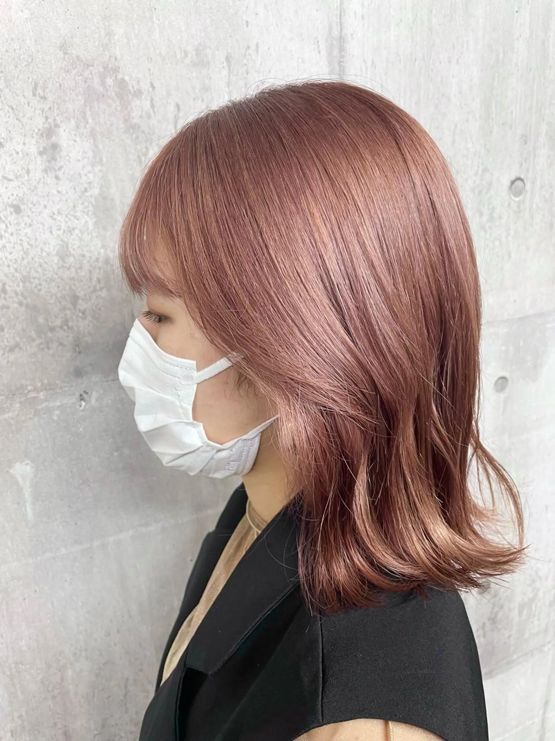 ミディアム 顔まわりレイヤー 顔周りカット レイヤーカット ヘアカラー est hair mar所属・ami .のヘアスタイル