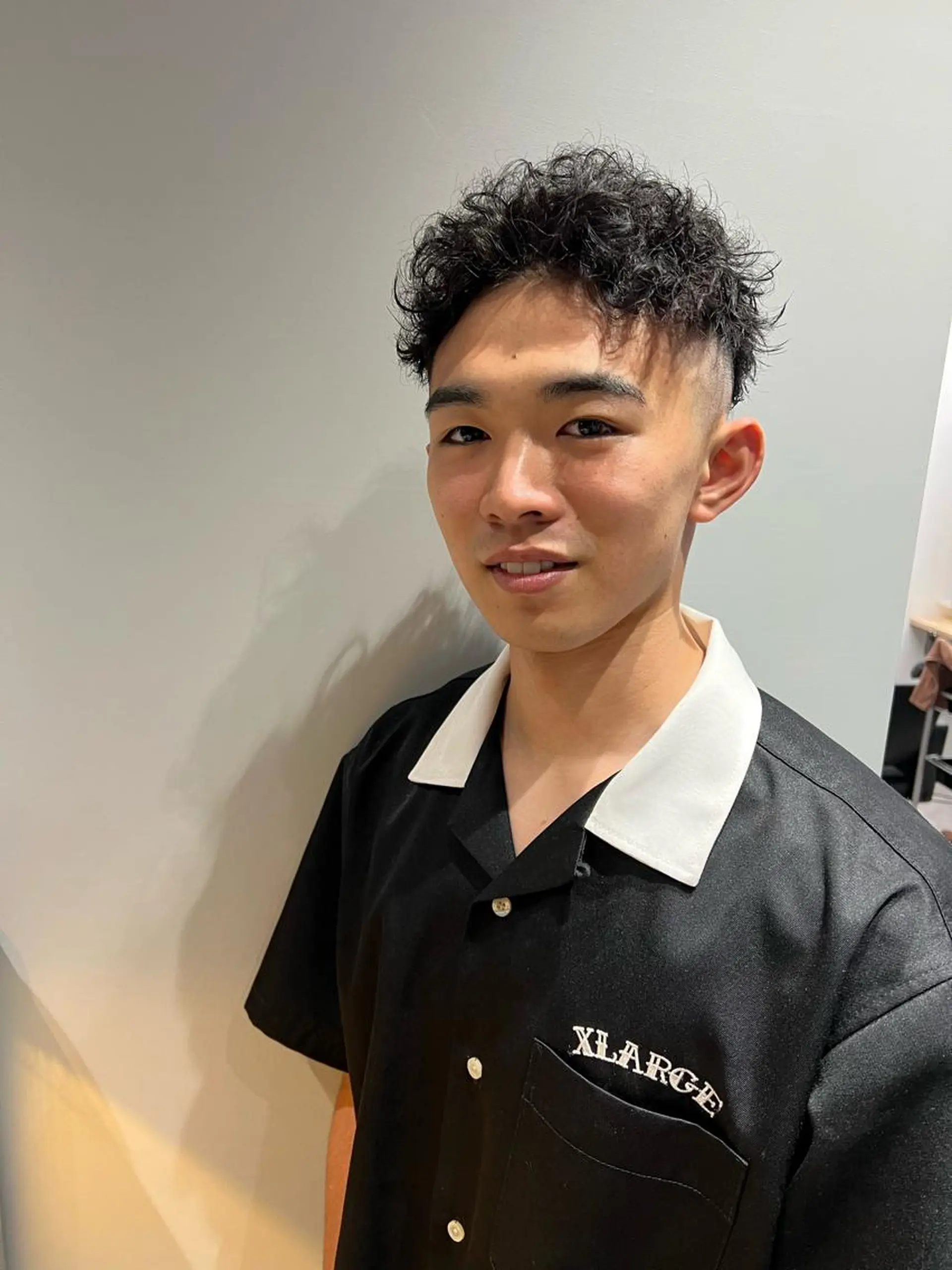 ショート カラー パーマ メンズ メンズハイライト メンズメッシュ メンズパーマ 刈り上げ ハイライトカラー 【曲がる縮毛矯正】 モデル募集🙋カツヤのヘアスタイル