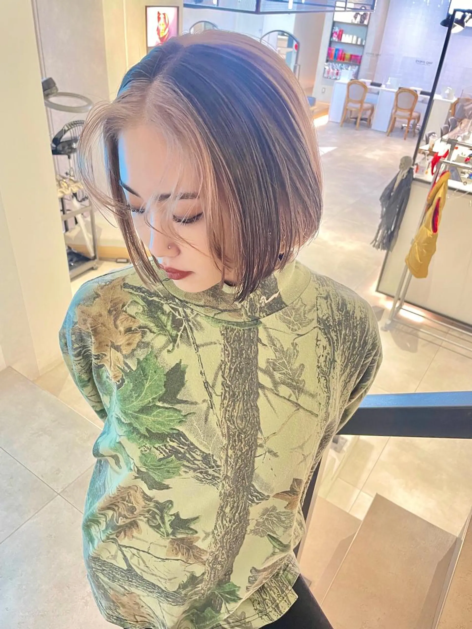 カラー ヘアカラー 🎀ボブ＋ハイトーン シュカ👶🏻のヘアスタイル