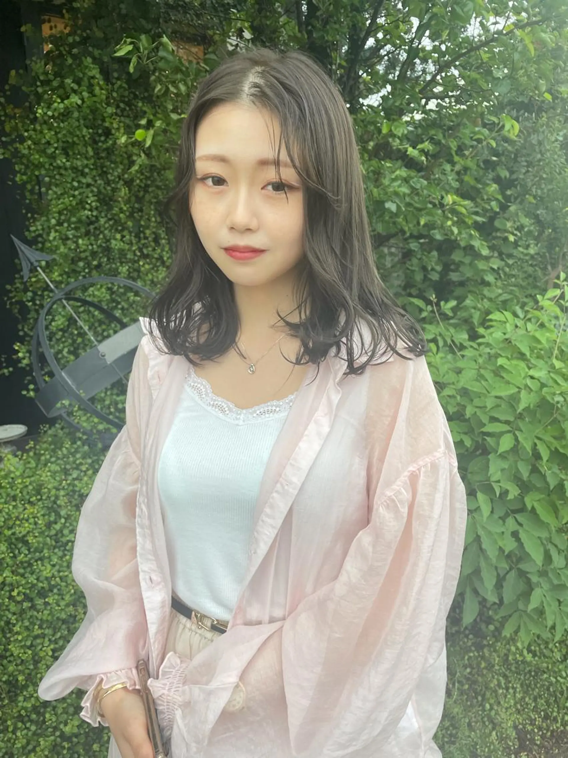 セミロング カラー ブリーチ ブリーチなしカラー オリーブカラー アオキ リノのヘアスタイル