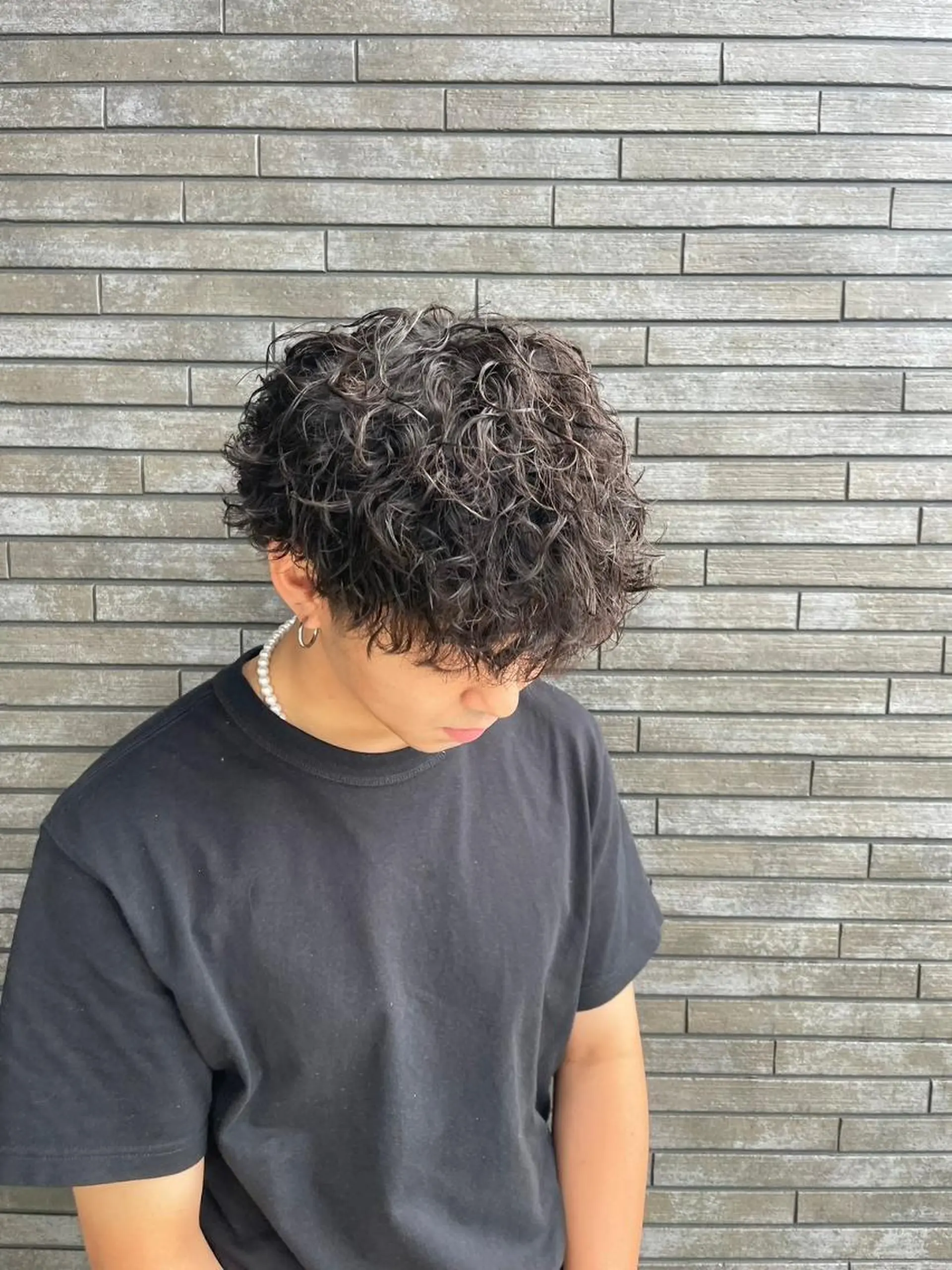 メンズ パーマ メンズパーマ プードルパーマ プードルパーマ earth 小林亮介 ブリーチ/ハイトーンのヘアスタイル