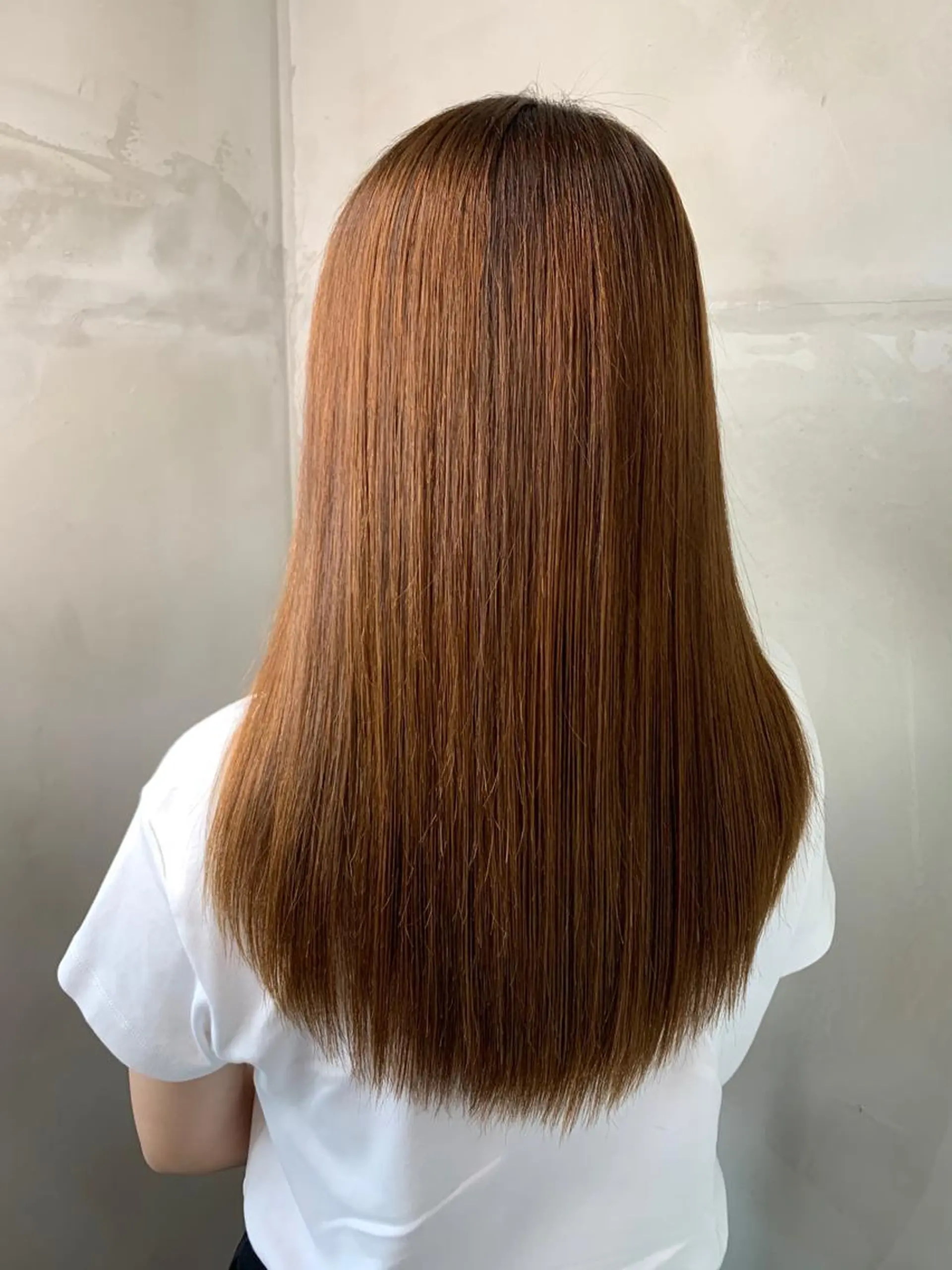 ロング アッシュ ハイライト 髪質改善 レイヤーカット 縮毛矯正 トリートメント Nishida Ryomaのヘアスタイル