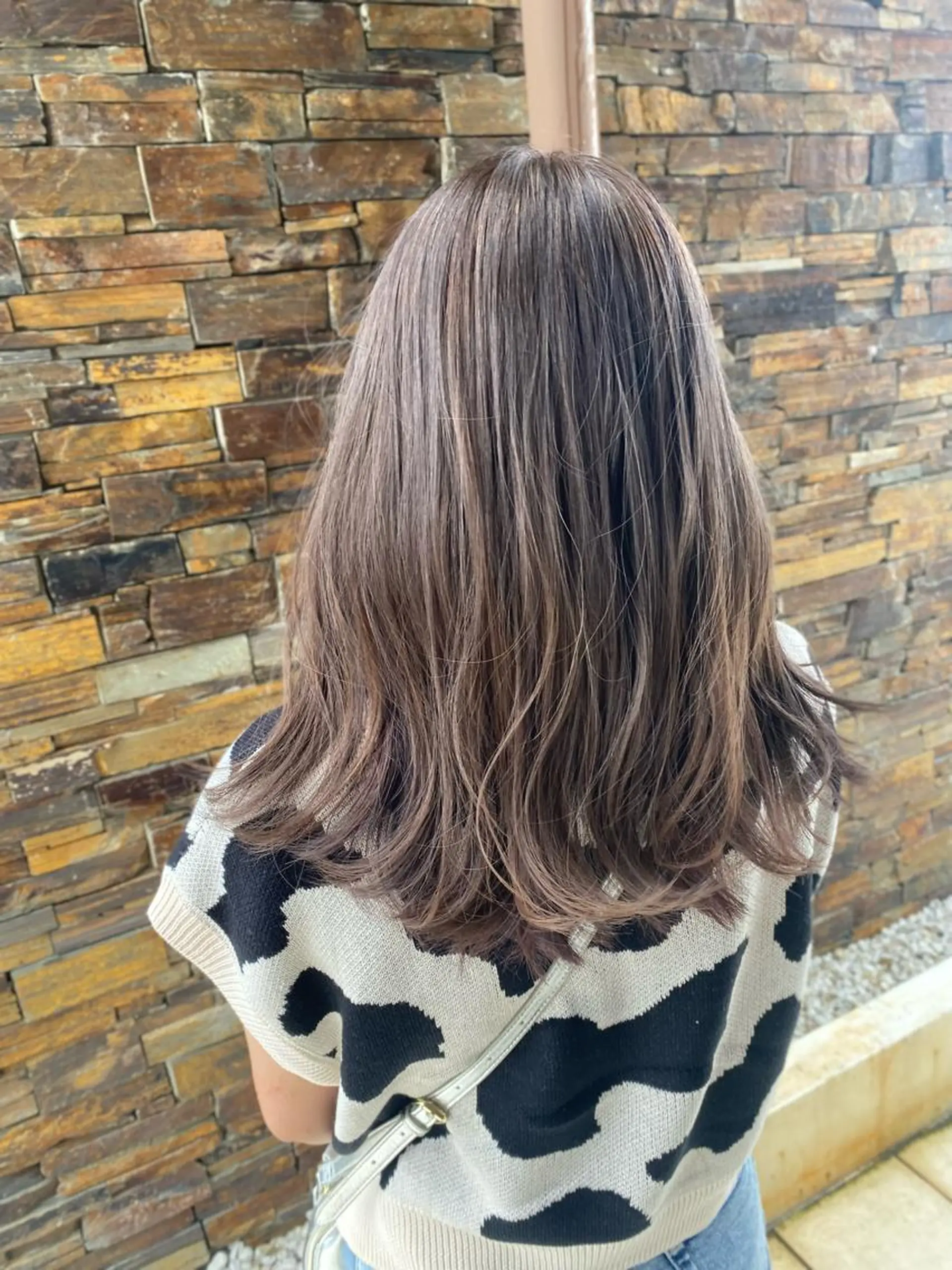 カラー ブリーチ 透明感カラー カット ヘアカラー 権 燦易のヘアスタイル