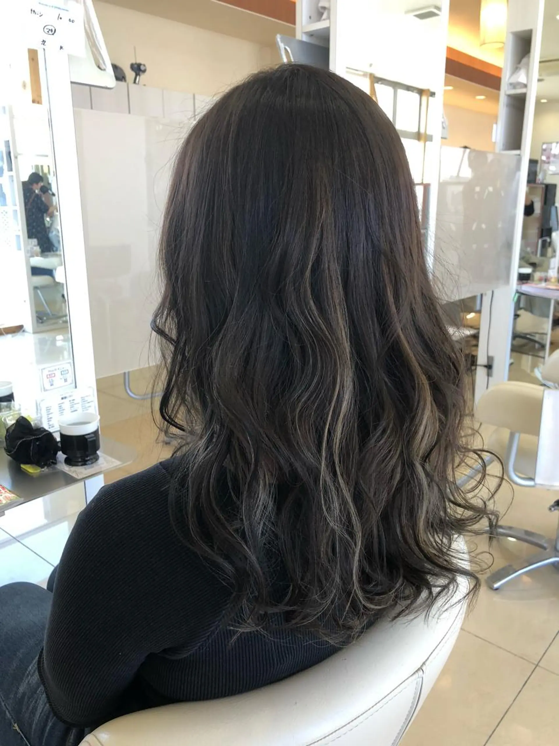 カラー 牧野 佳樹のヘアスタイル
