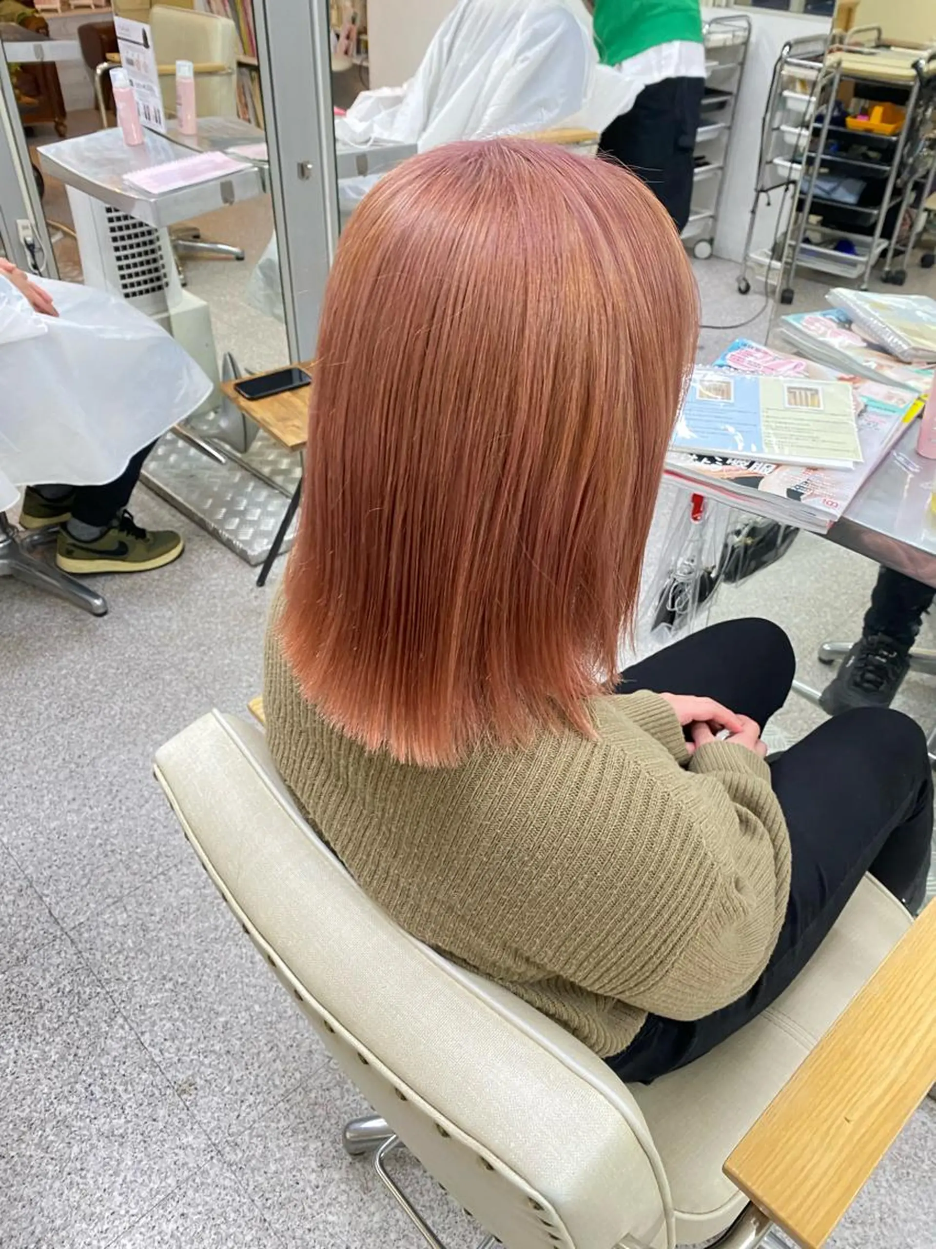 ミディアム カラー カット ヘアカラー トリートメント レイヤーウルフ エクステ磯部のヘアスタイル