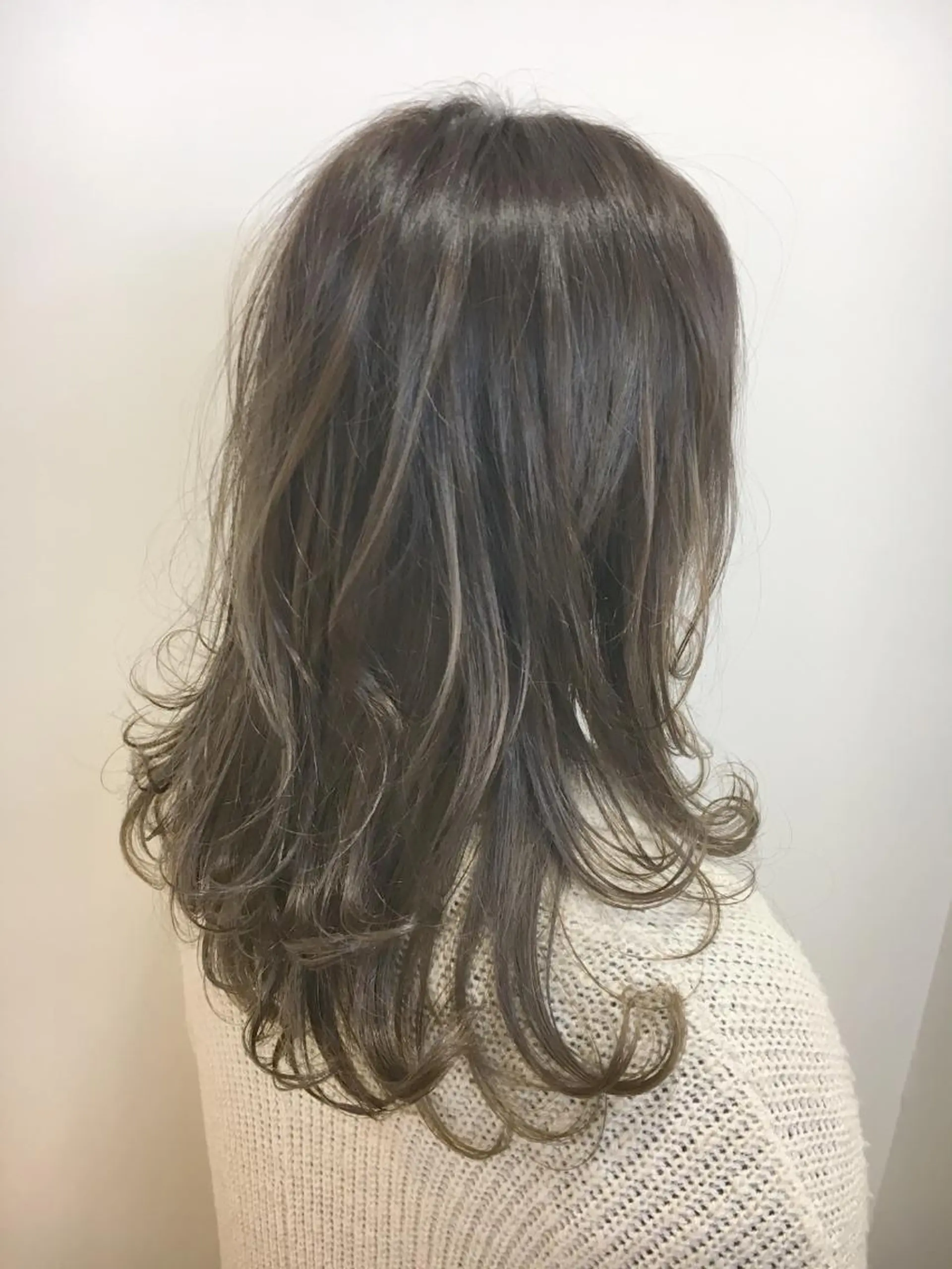 ミディアム カラー グラデーションカラー ハイライトカラー ハイライト ヘアカラー 永井 大希のヘアスタイル