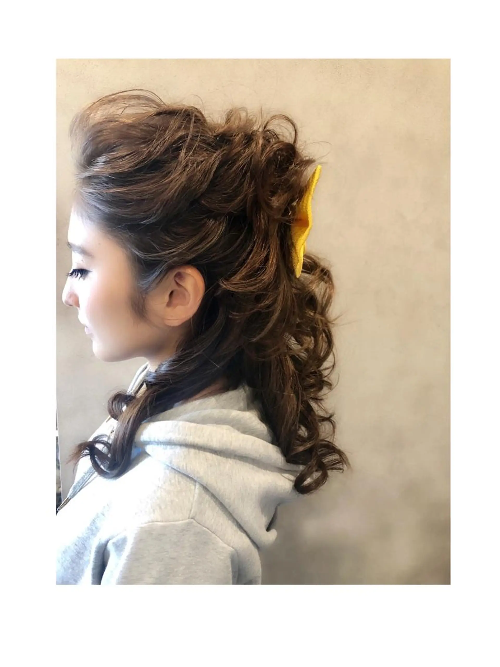 ヘアアレンジ 卒業式のヘアスタイル 野咲き 美容室のマツエク・マツパデザイン