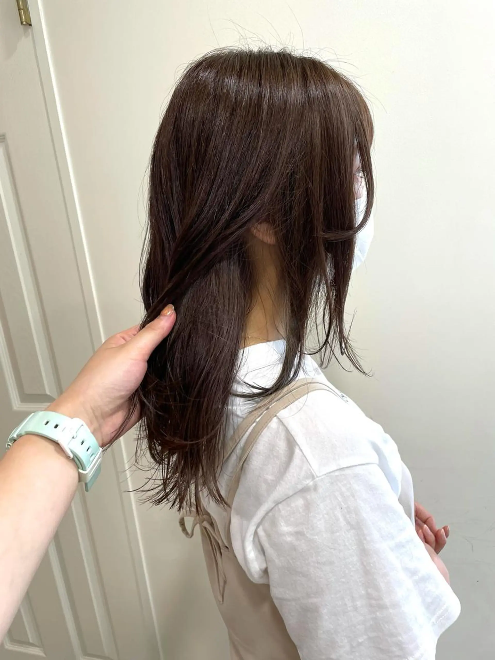 ミディアム カラー ベージュカラー モカベージュ MIOベージュカラー 柔らかいカラーのヘアスタイル
