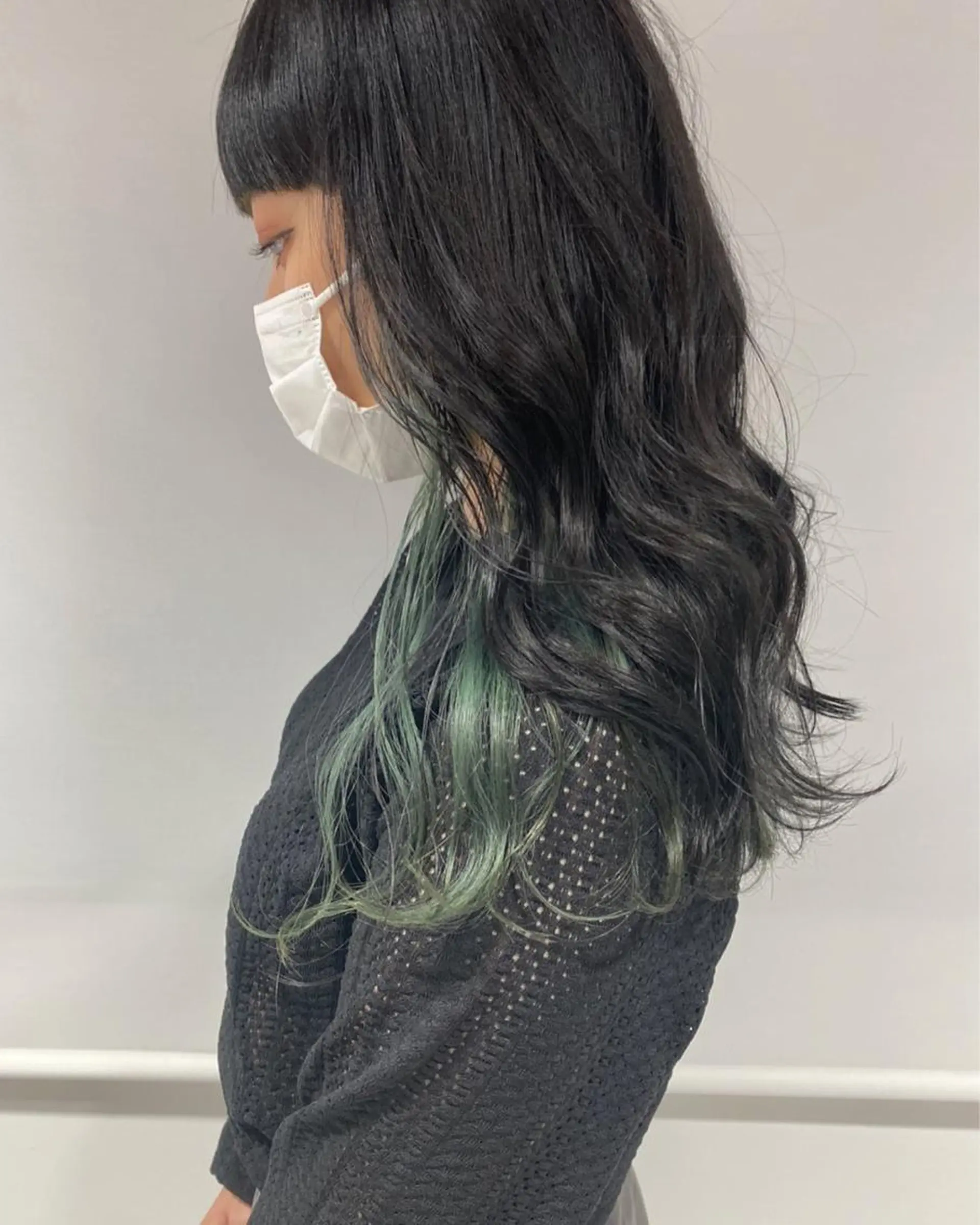 セミロング カラー 内田 衣海のヘアスタイル